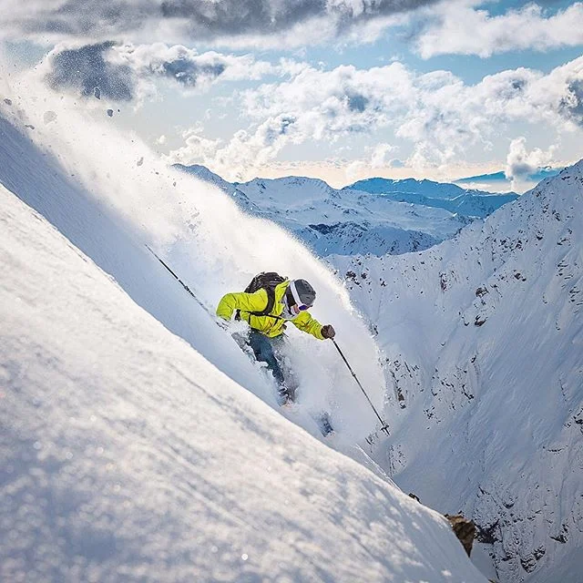 Stoked to see this shot of @charlielyons get some ink in the latest @nzskier_mag! One of my favourite shots from @templebasinnz... Such a #fun day #skiing #pow with the bois 🤙❄️⛷ @NikonNZ @MonsRoyale @VolklSkis
📷 #Nikon #D4s 70-200mm f/2.8 VRII at 70mm, f/11, 1/2000s, ISO 800