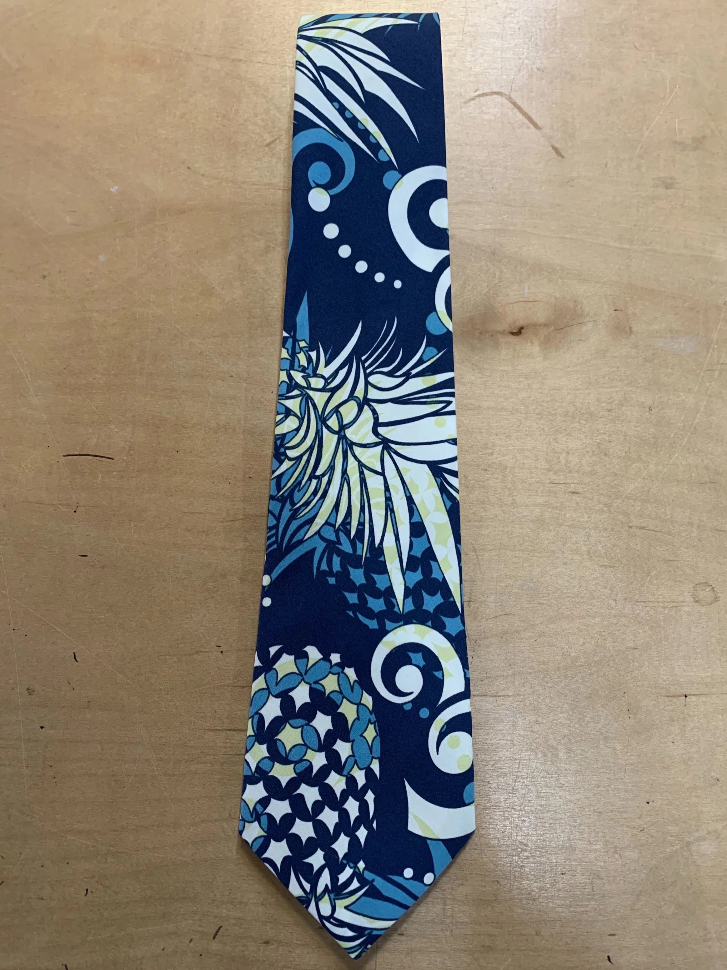 ky-s-hawaiian-necktie-pineapple-dole1.jpg