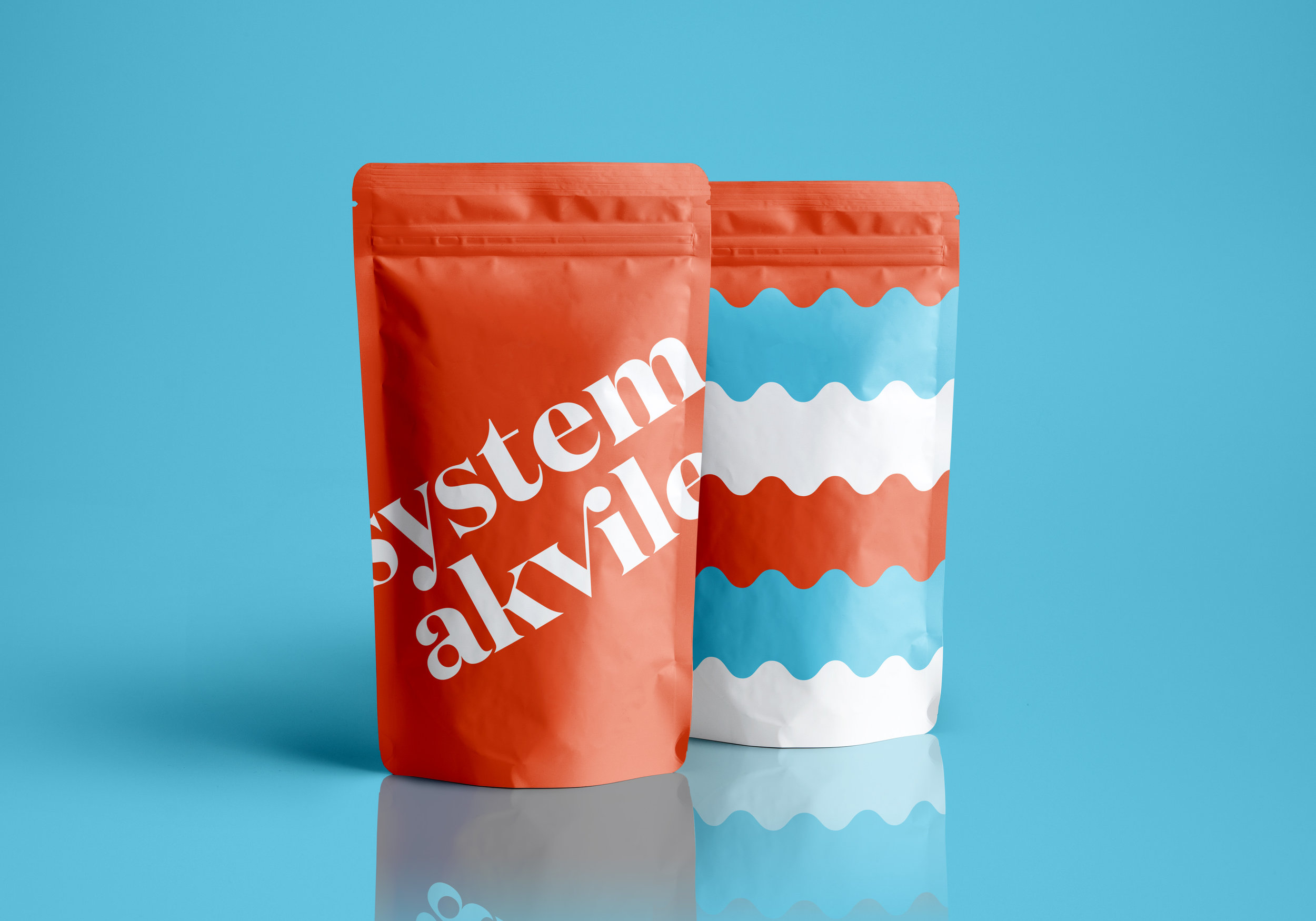 Akvile, the founder, wanted a clean yet striking identity system and packaging for her products. By using a limited amount of colors, clean lines and simple patterns, just that was delivered.