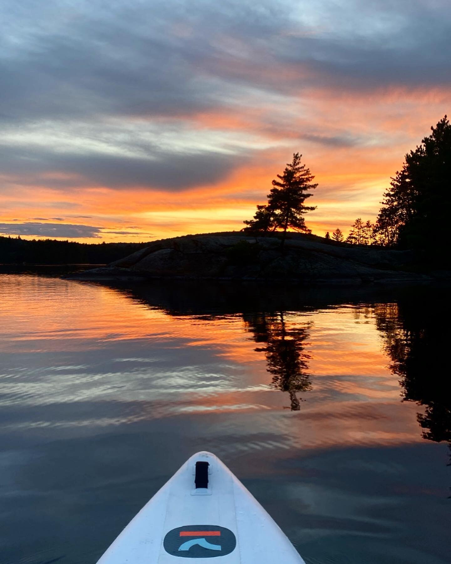 Classic Canadian beauty, sunset on the water. 

#algonquinpark #algonquinprovincialpark #exploreontario #exploreon #travelontario #travelon #ontarioparks #supcamp