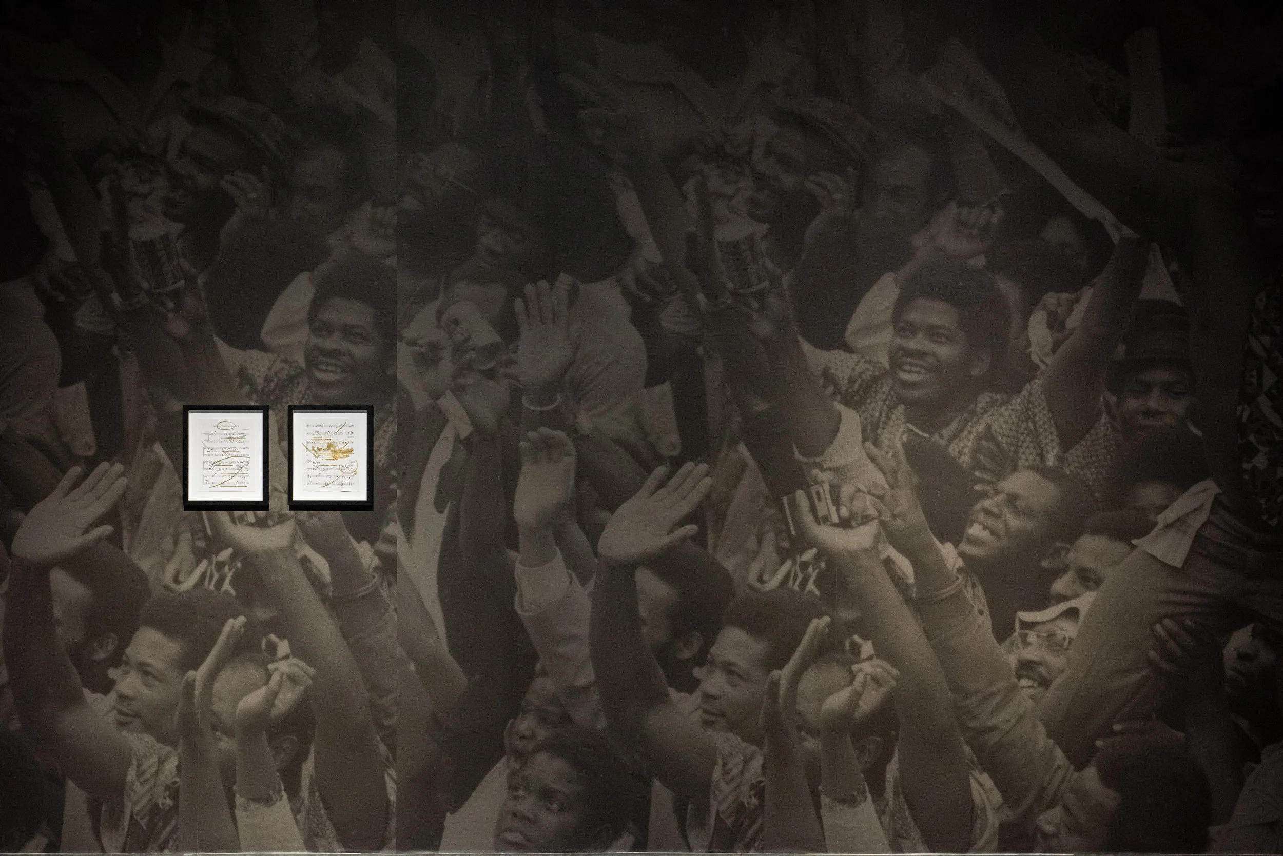 Flash your horn and show your second skin, 2021
Wallpaper and mixed media