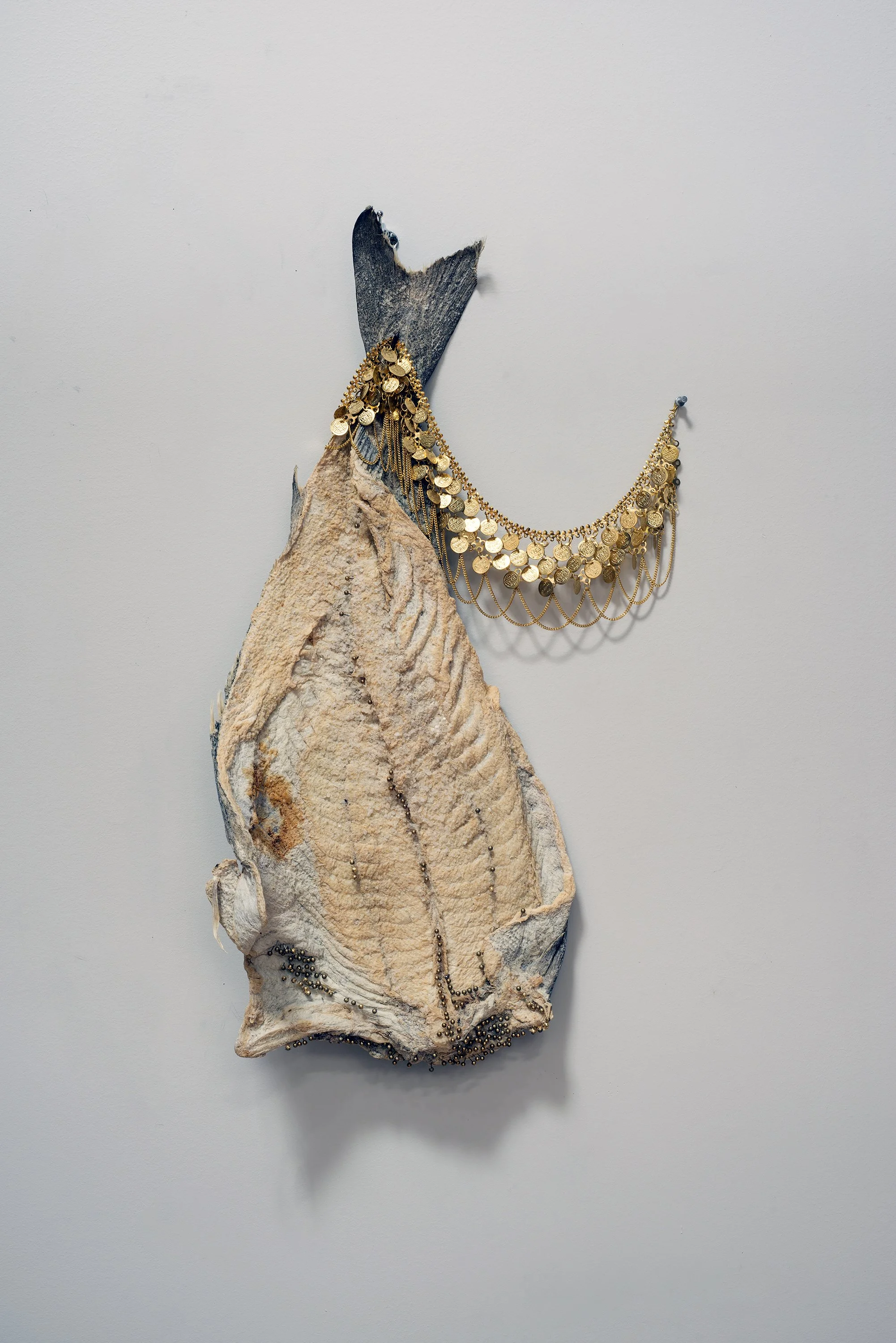 SALTED FISH AND GOLD, BRIXTON 2019
Salted and Cured Norwegian Cod, Custom Gold Jewelry and Gold Mapping Pins.
36 x 19 inches / 91.4 x 48.2 cm