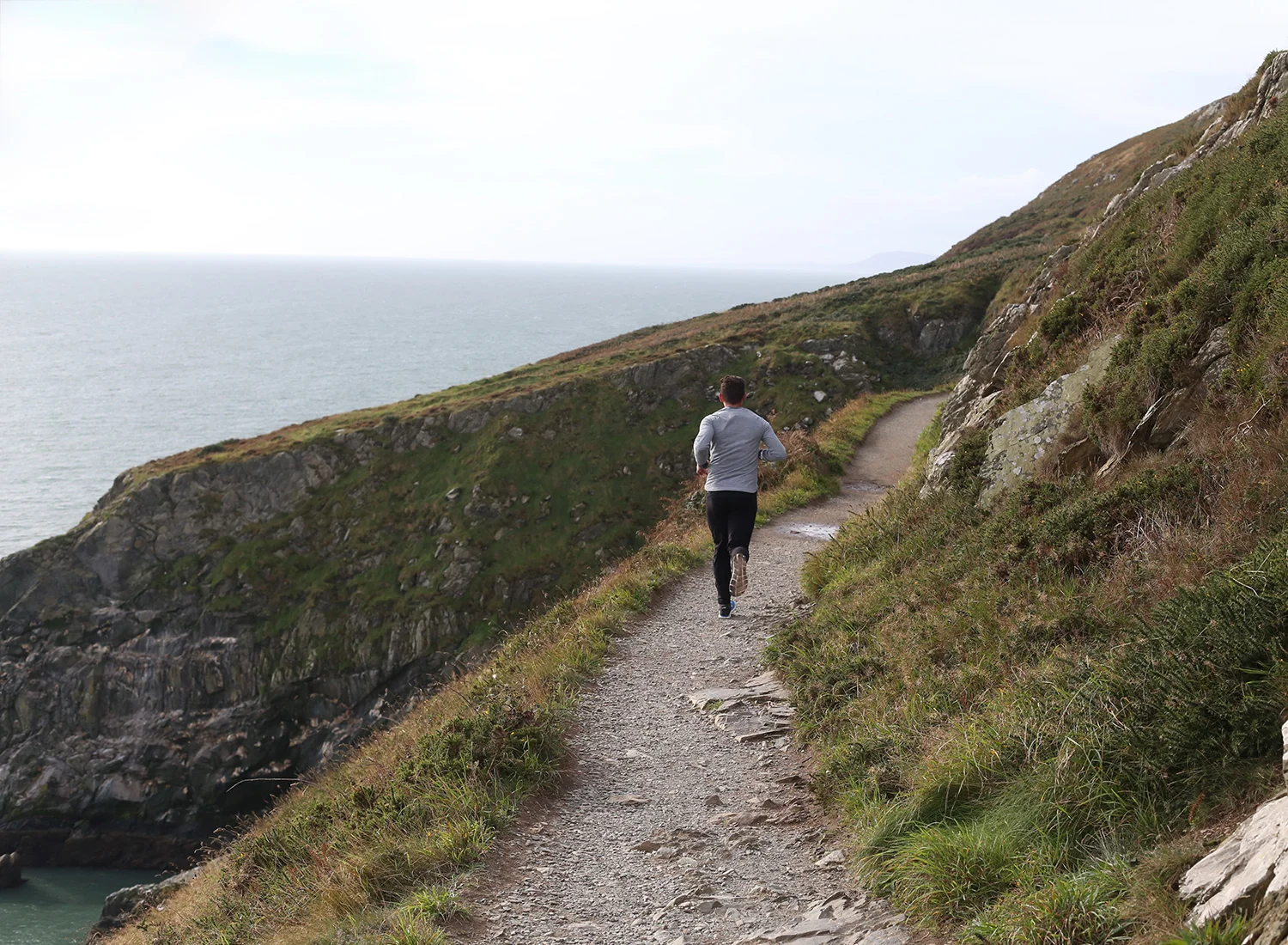 ireland-howth-cliff-walk-running.jpg
