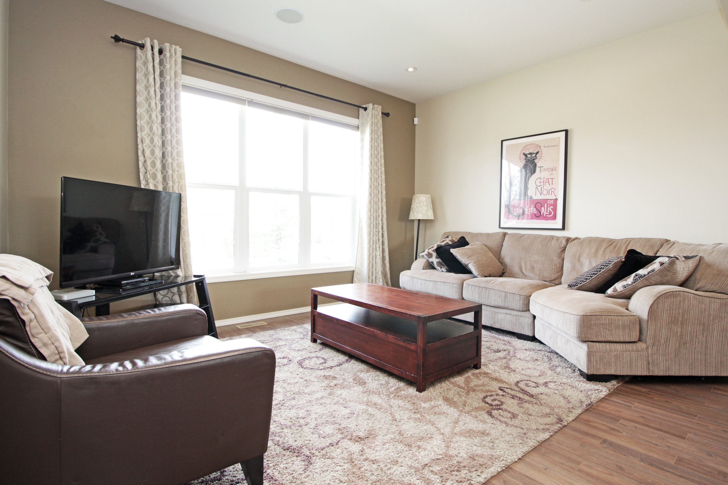 Living Room.jpg