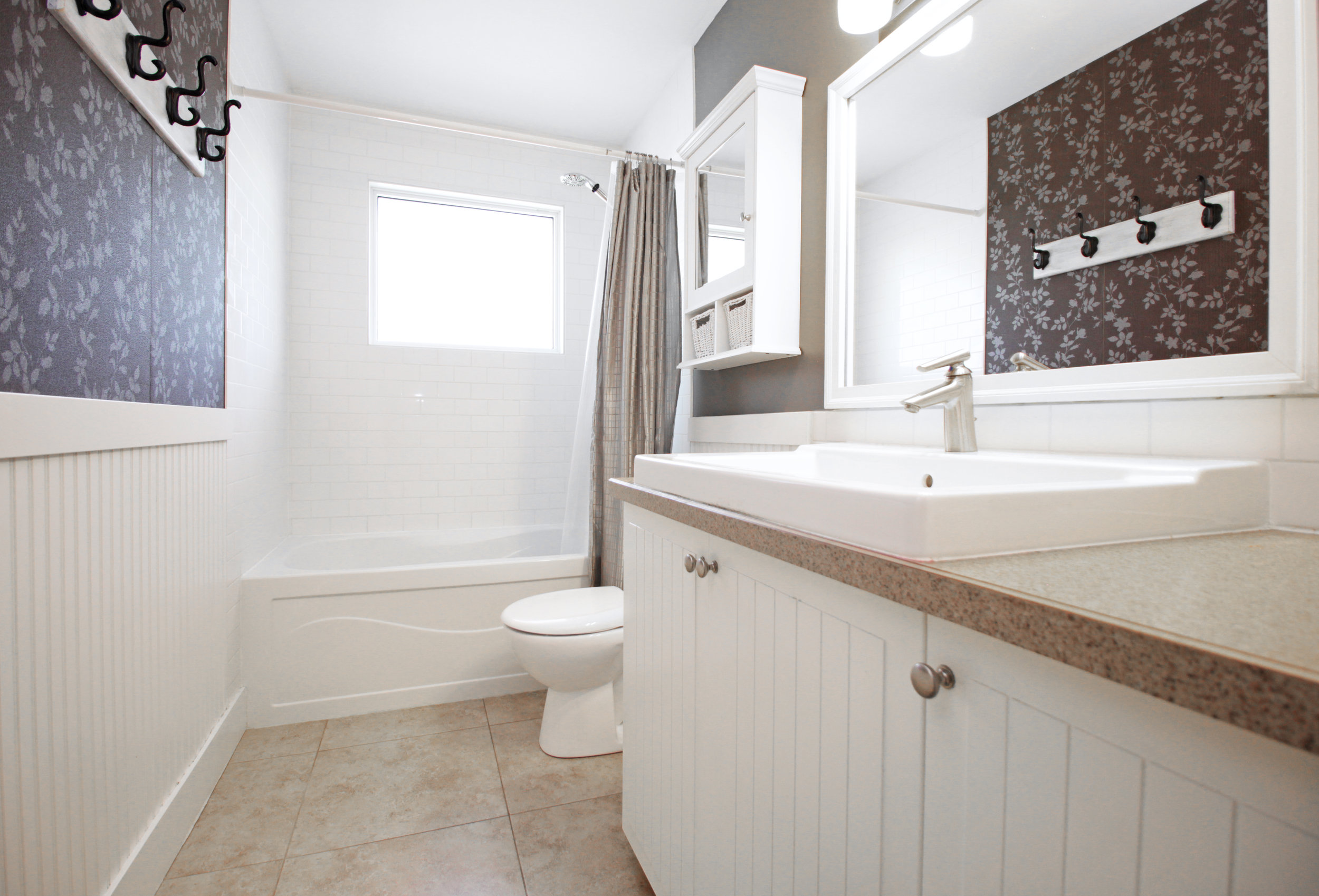 Bathroom1.jpg