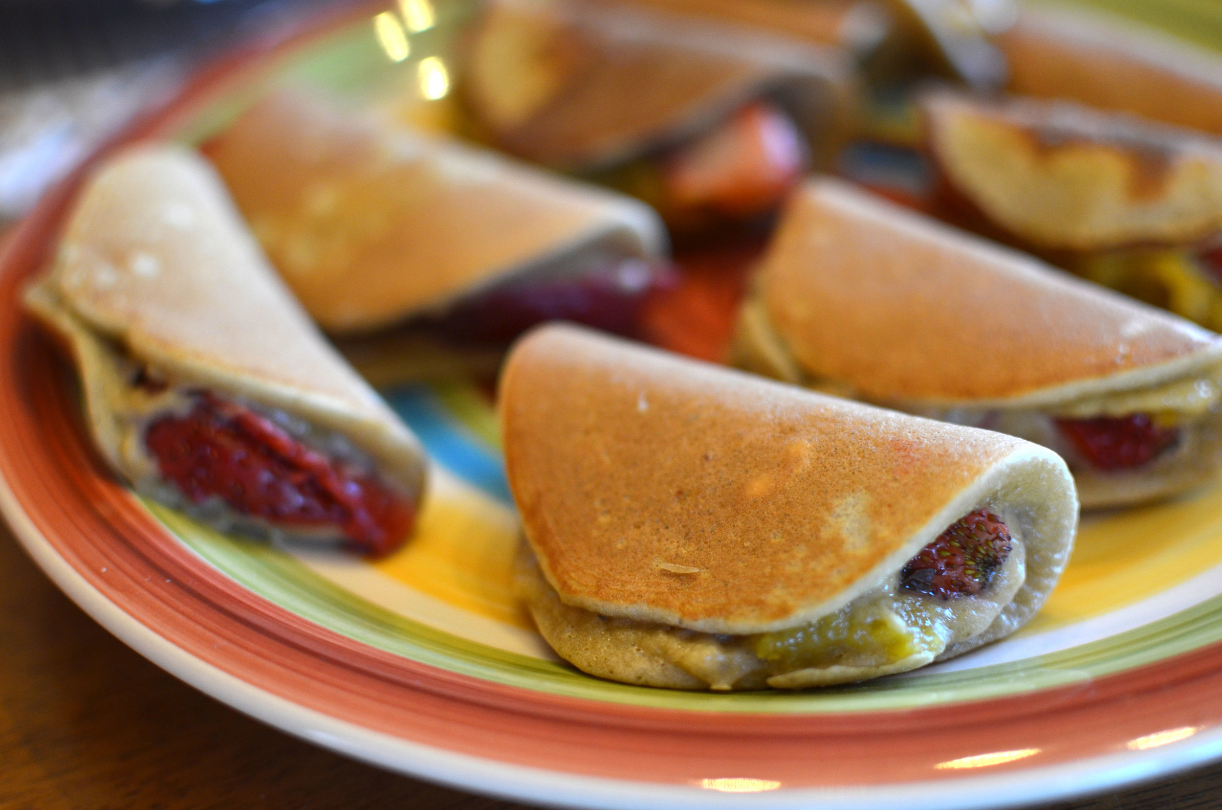 Custard strawberry pancake