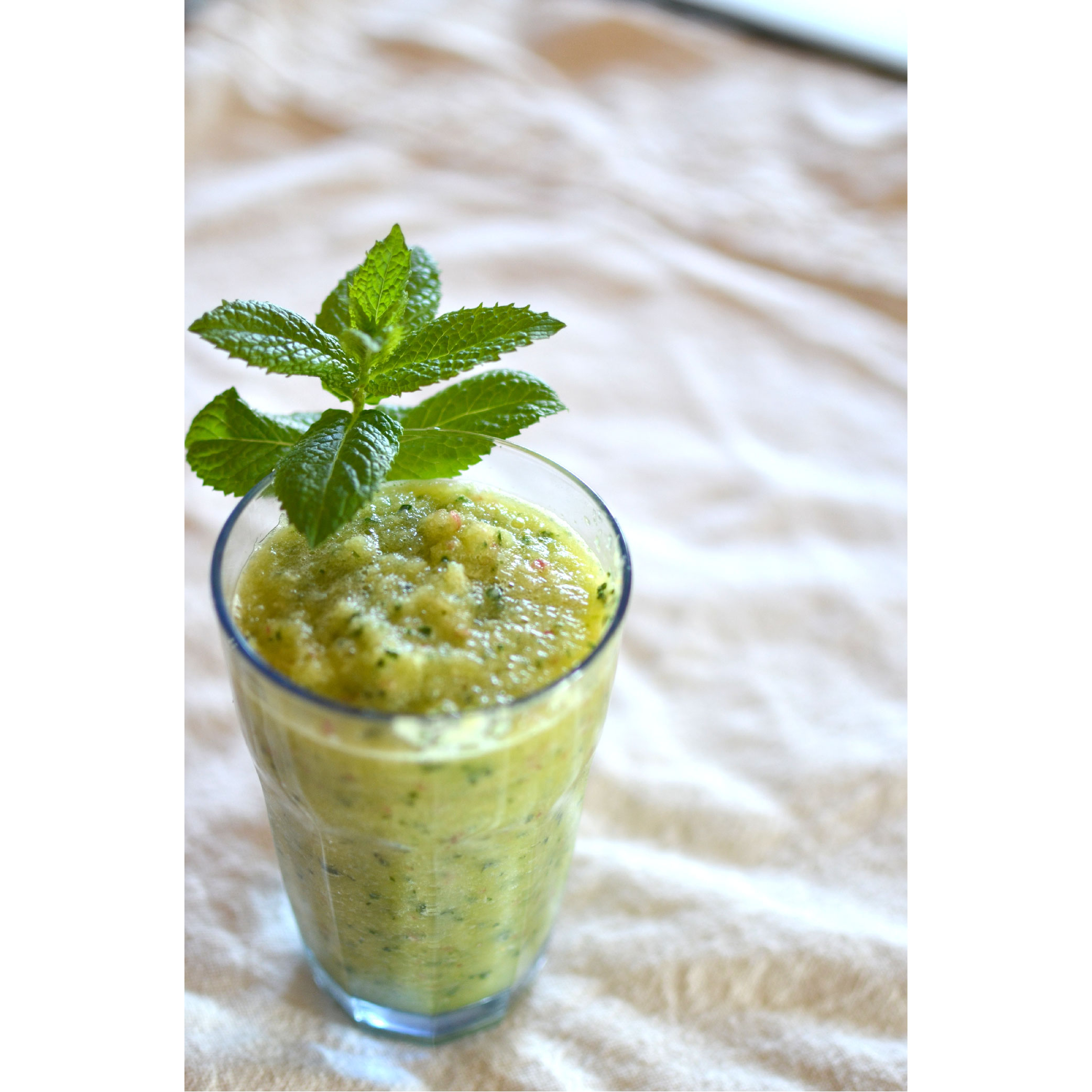 Cucumber, ginger, lemon, mint mix