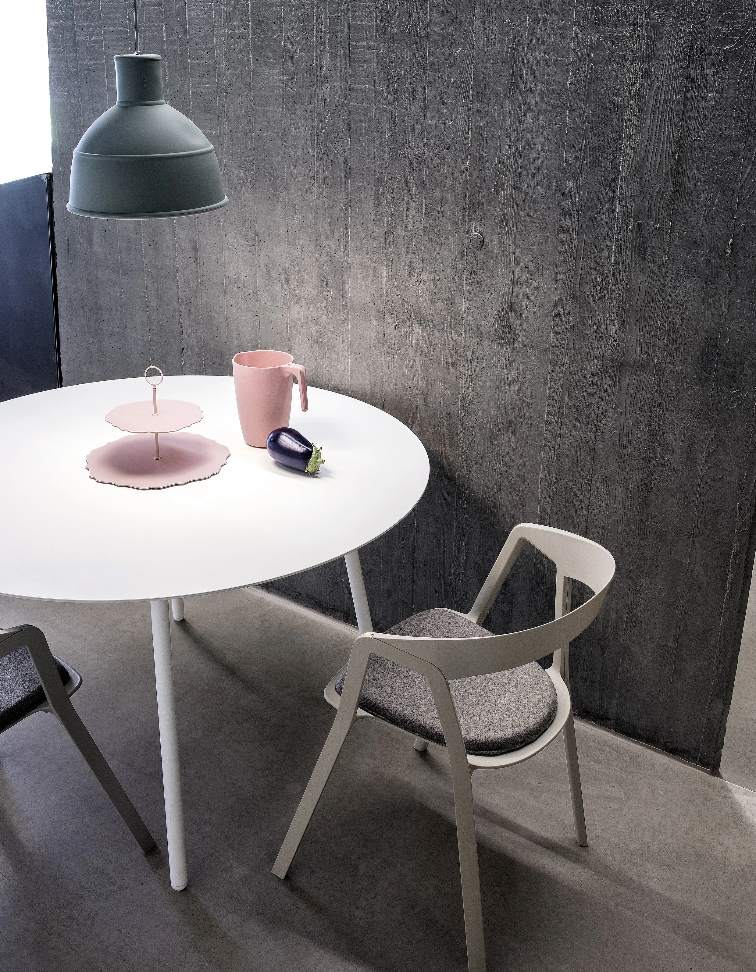 CompasWithCushion_BCNtable.jpg
