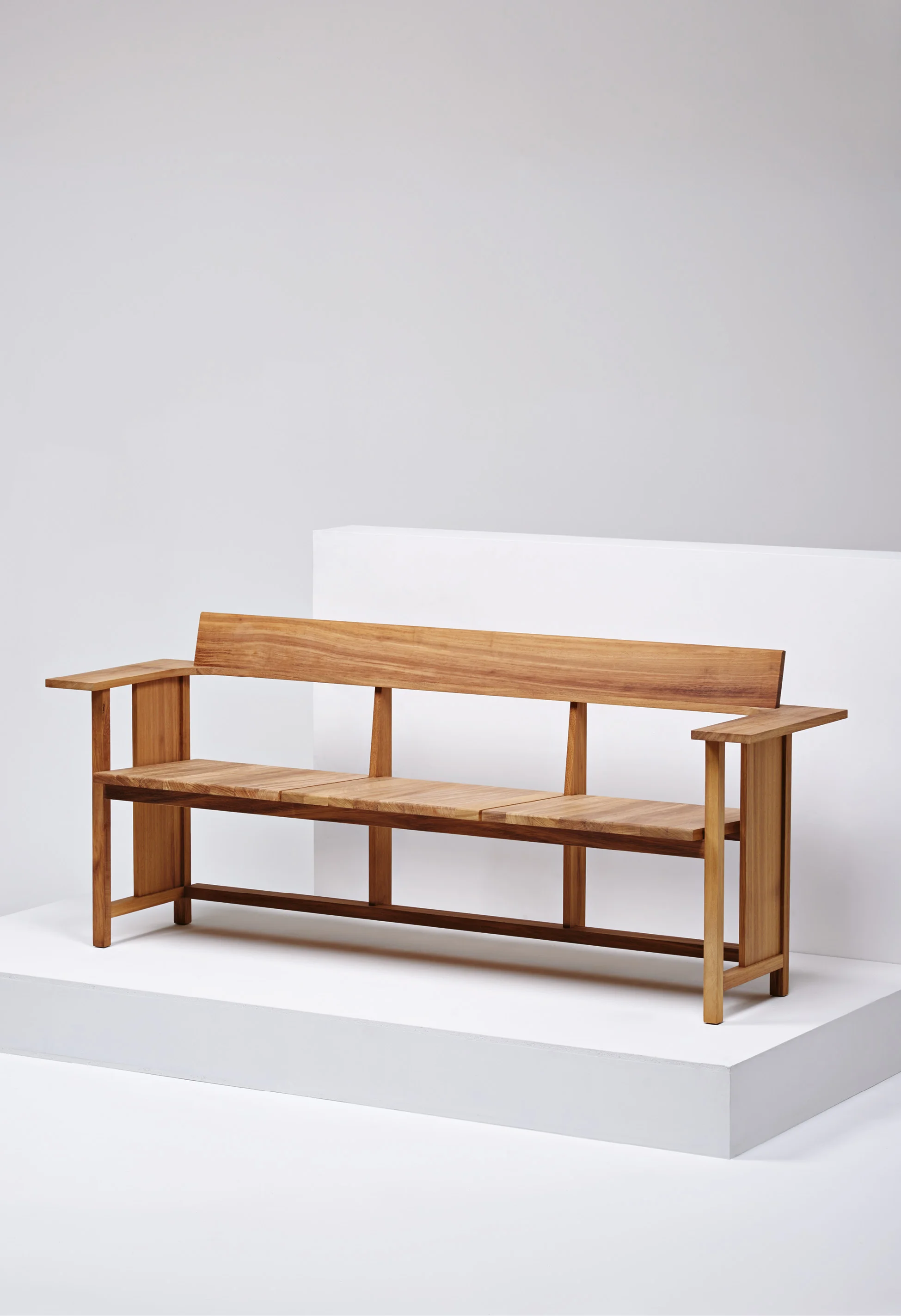 MTZ_MC10_Clerici_KonstantinGrcic_06.jpg