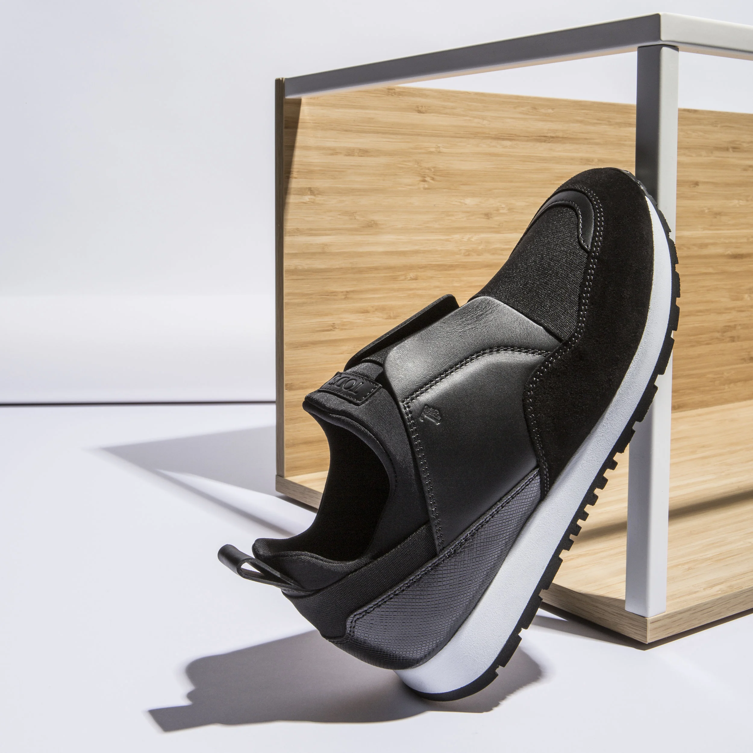 TOD'S sneakers.jpg