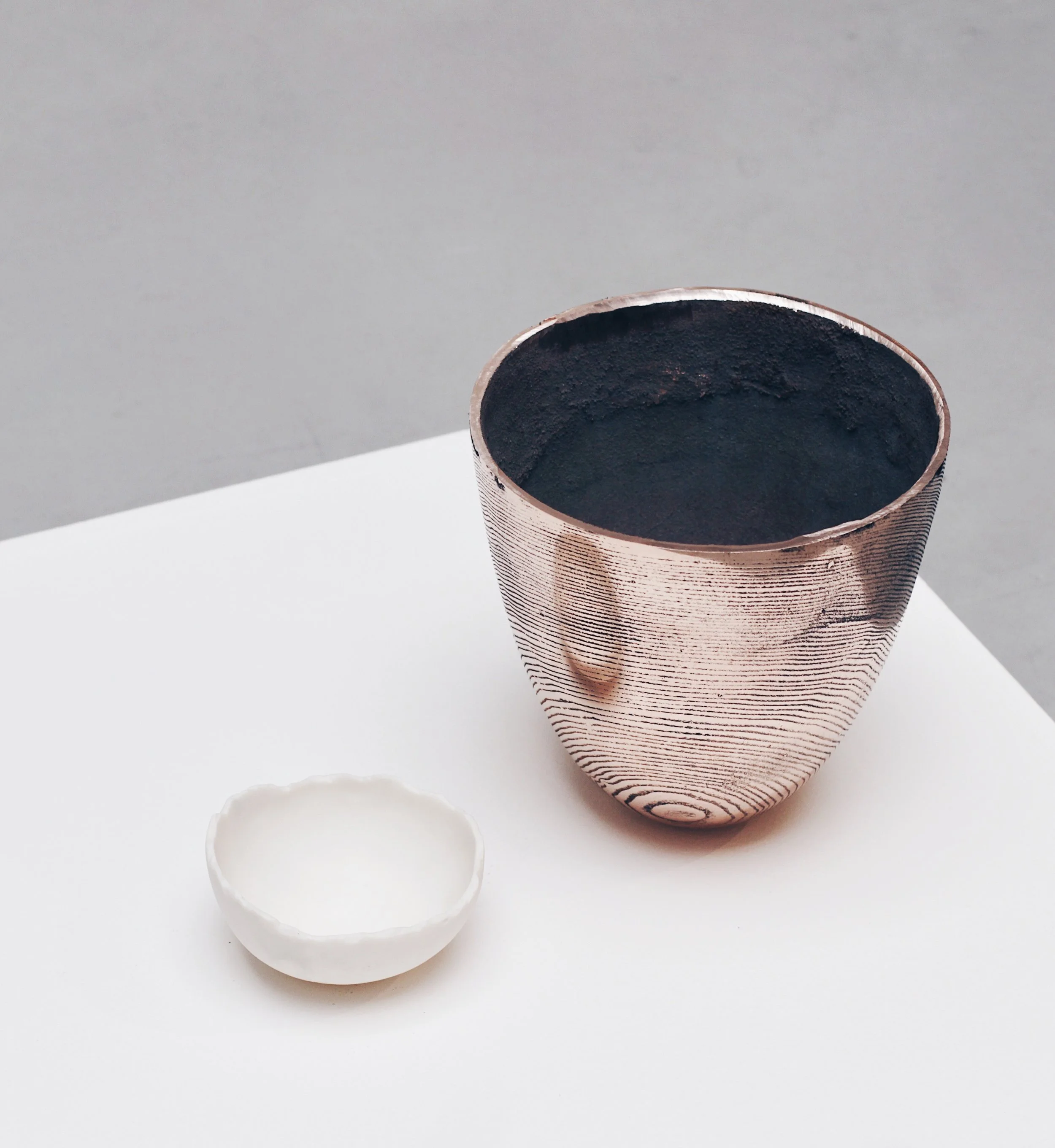 Alexander Devol - PArabolic vessel in bronze3.JPG