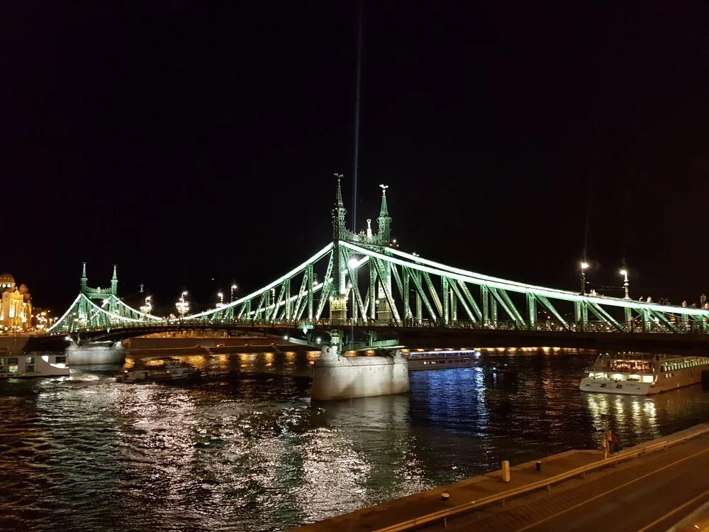 Budapest_IMG_2016-08-24_20.56.23_compressed.jpg