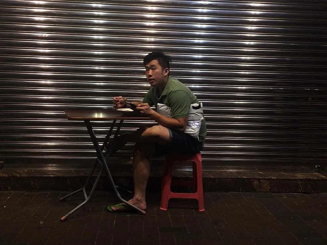 #hk #hkig #streetphotography #street #streetstyle #art #paint #composition#hongkongers #everyday #everydayasia #everydayhongkong #hongkong #islanders_hk #lensonstreets #moment #portrait#FotoMobile#mobiography