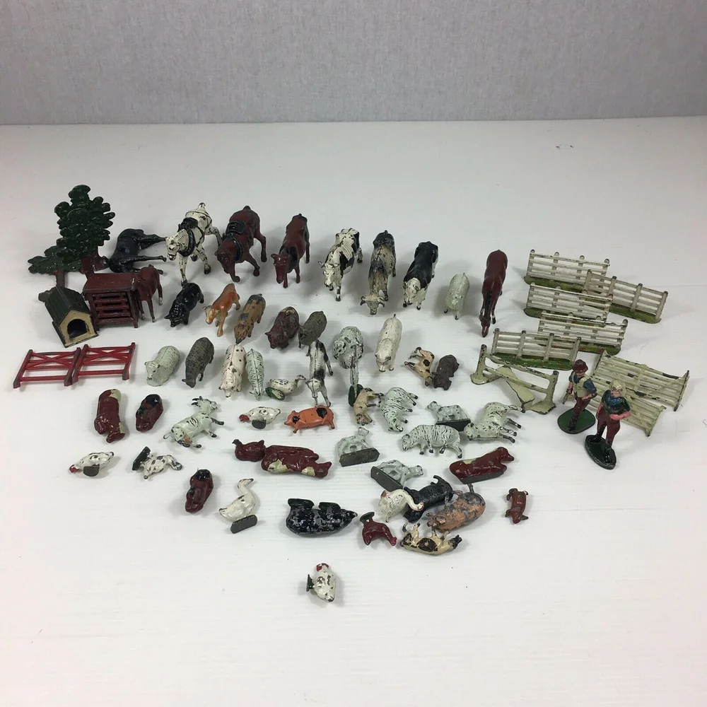 F8--96 BRITAINS ET SIKU ENSEMBLE DE 13 BOVINS | F8-96
