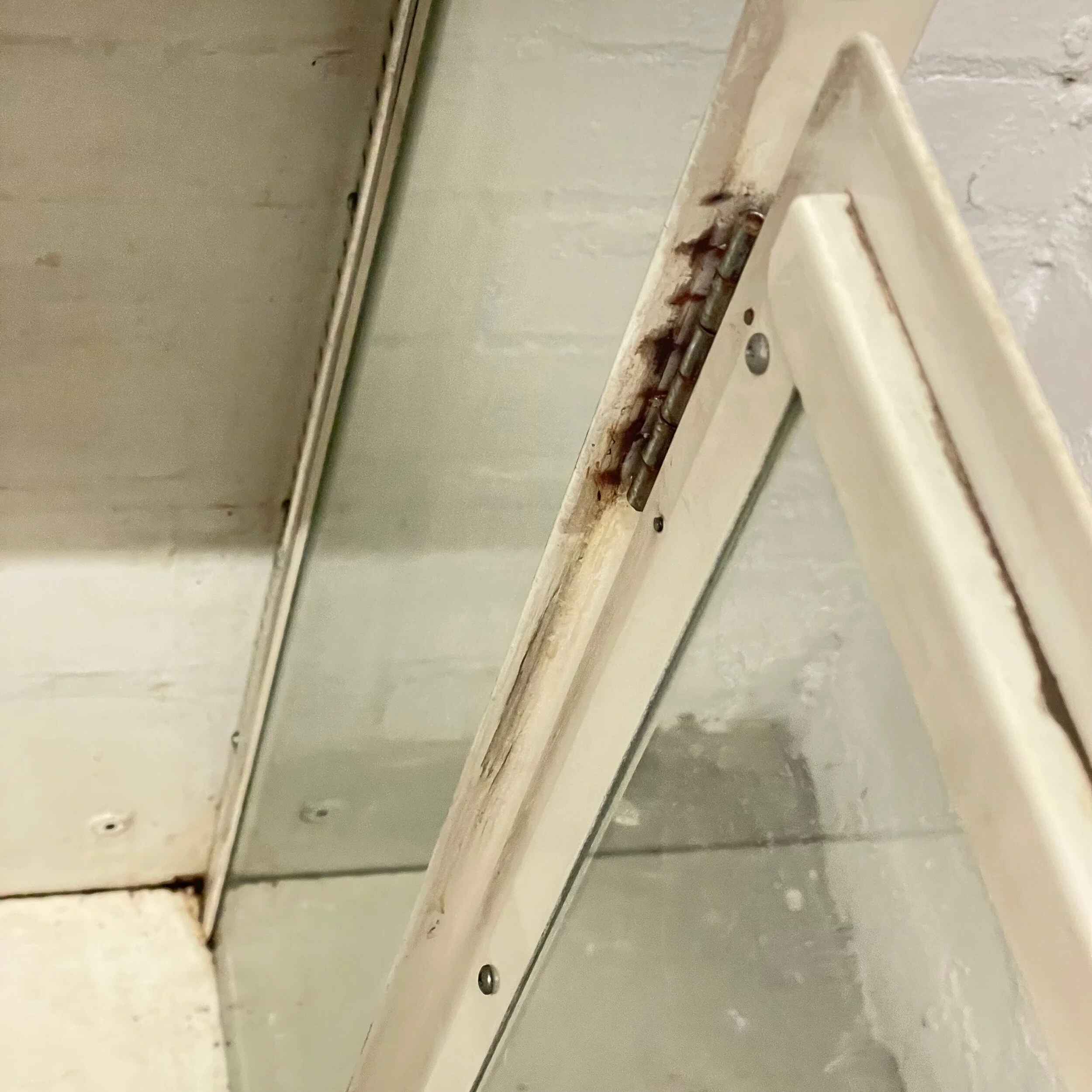 D9B5E2B9-1F16-436B-90FB-0F2BDFAA933B