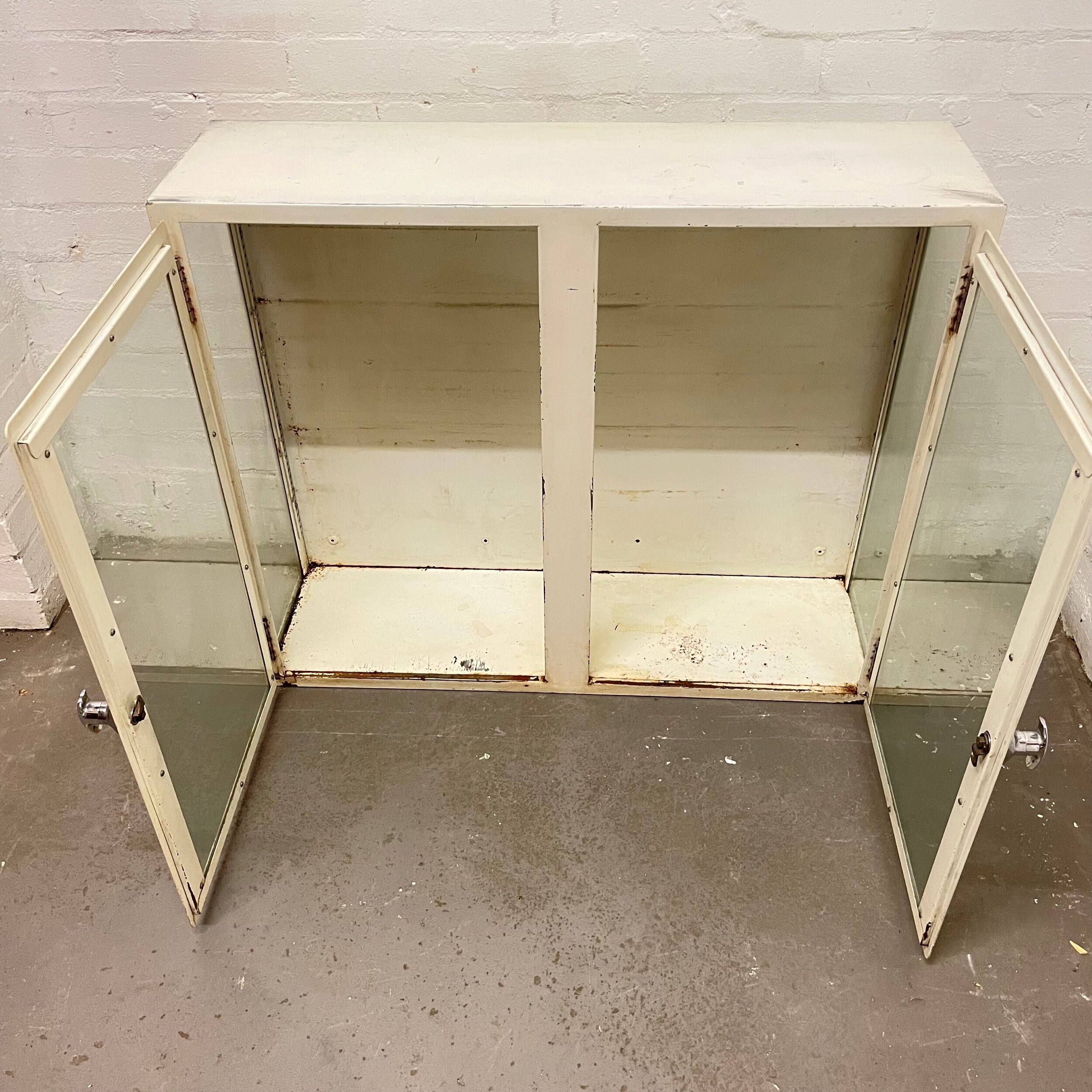 9AB56786-68F0-4900-A27E-18E964E19D5B