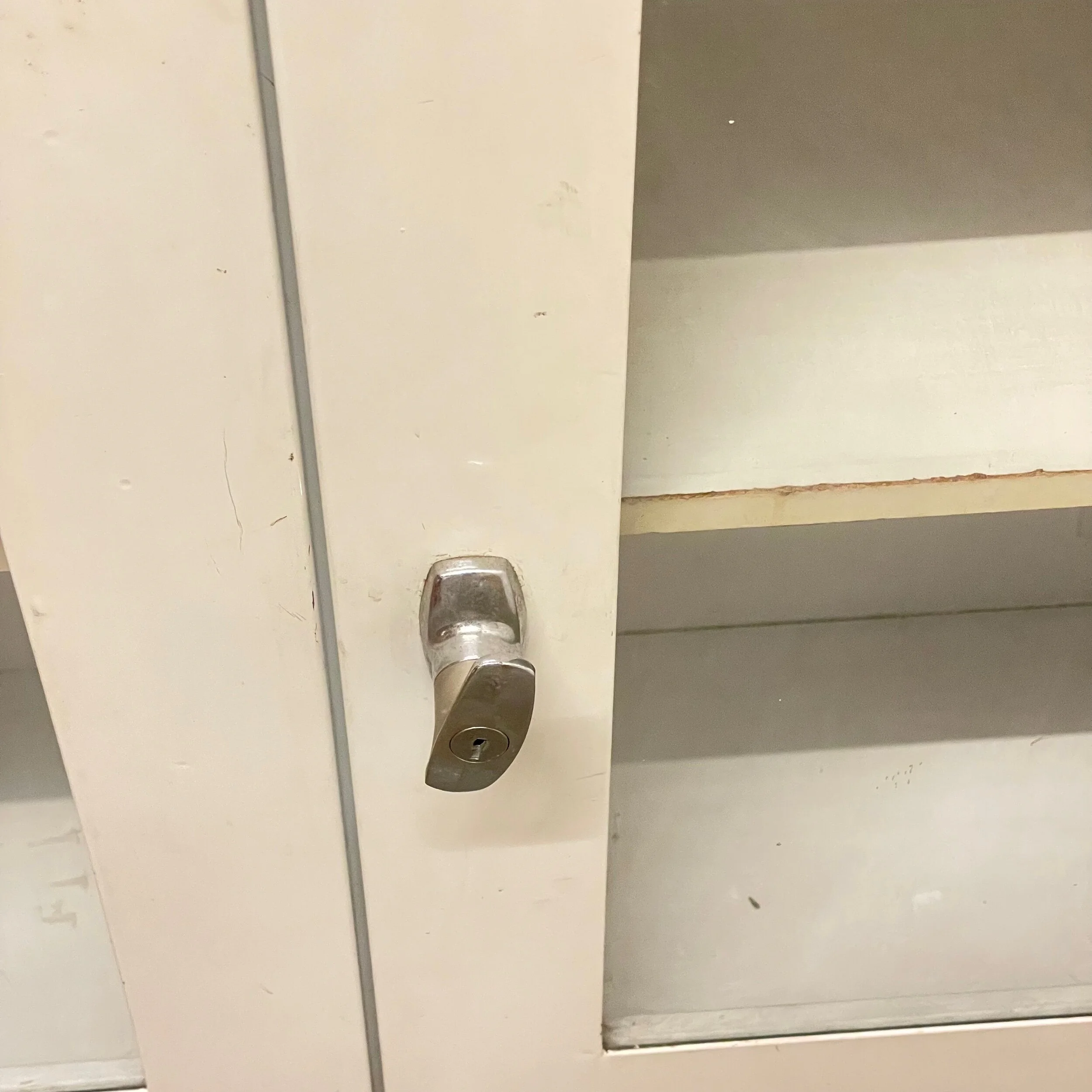 7E712BB8-9C68-4BA0-8DDB-07BBC4C20256