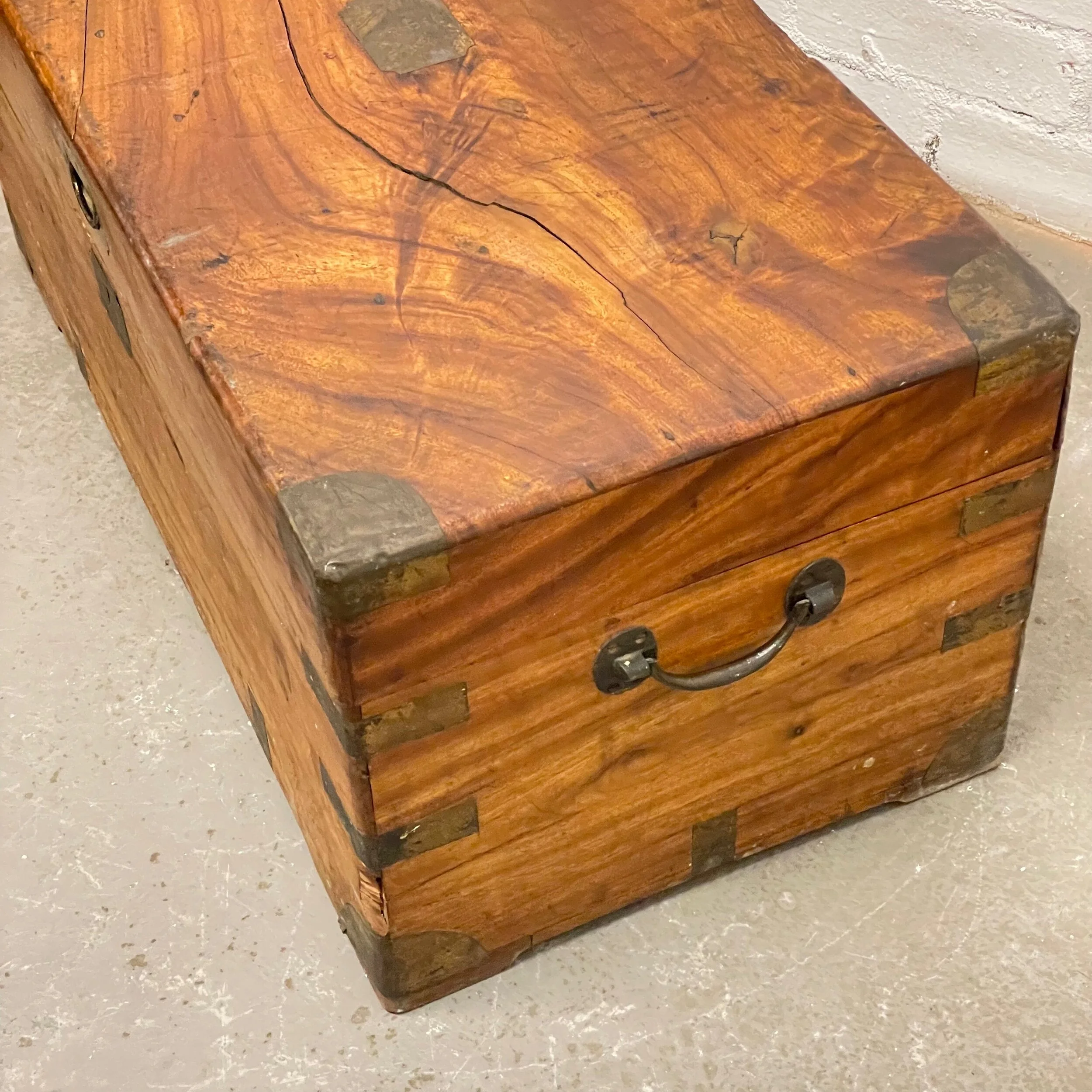 21048199-9241-44DE-92A8-59FB9810550B