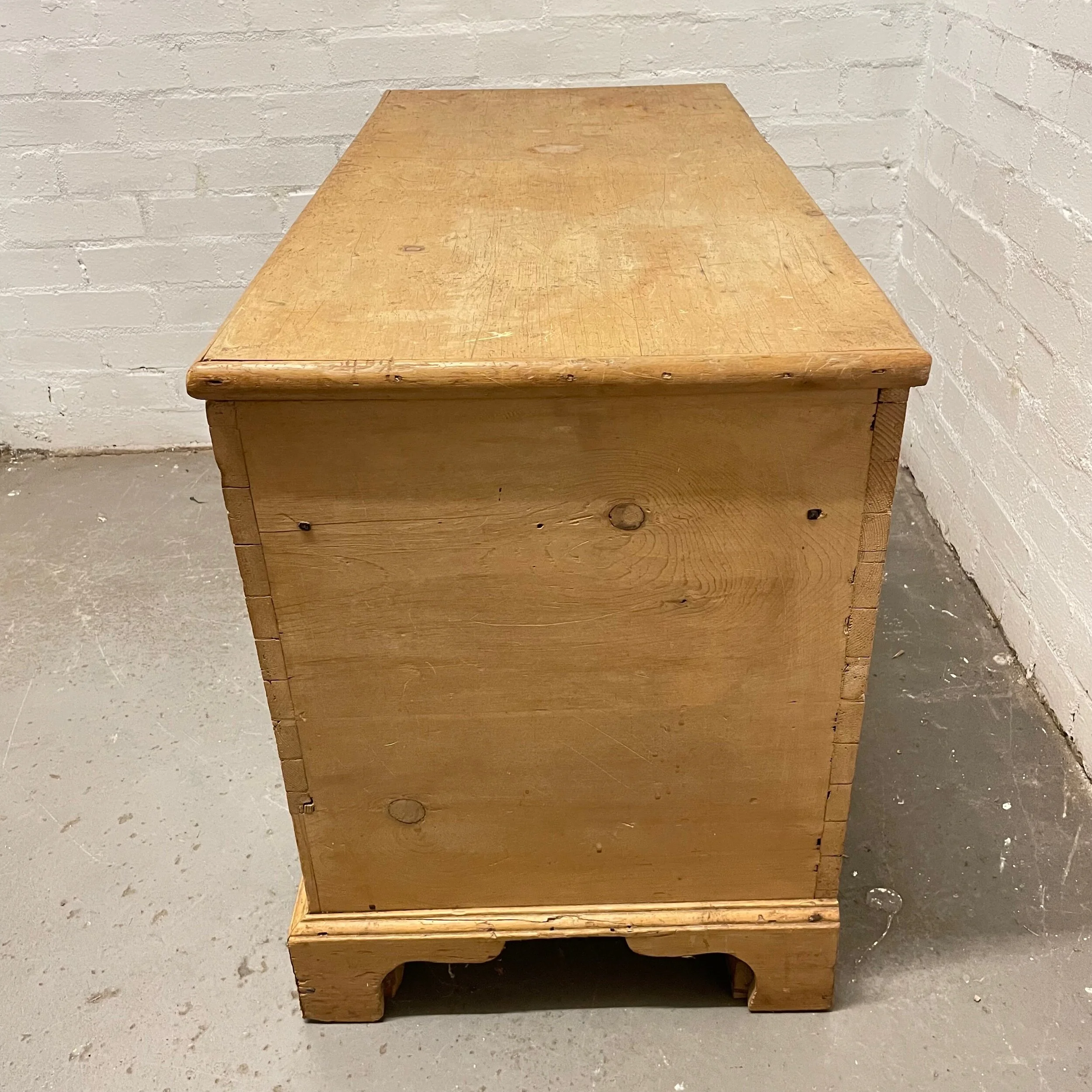 E3FFE2C9-5084-49AA-80AD-144872CF9897