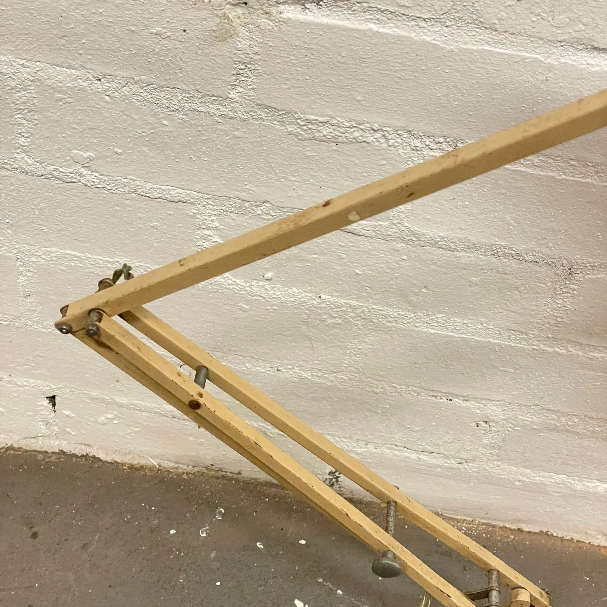 A43E4439-347E-43D0-856B-122D28E839BF