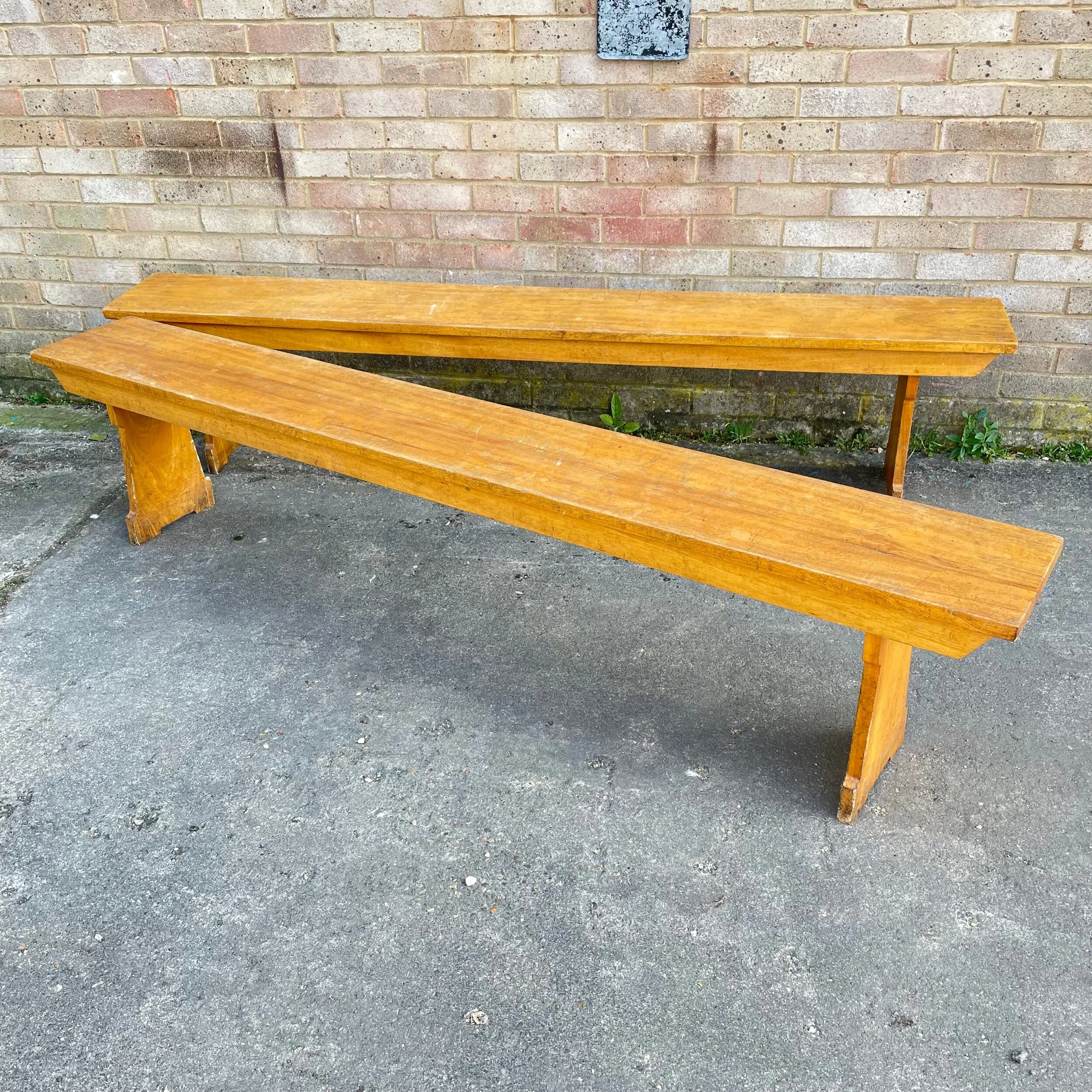 EFADB663-7F7A-4E7D-B2CD-D72D43D40E42