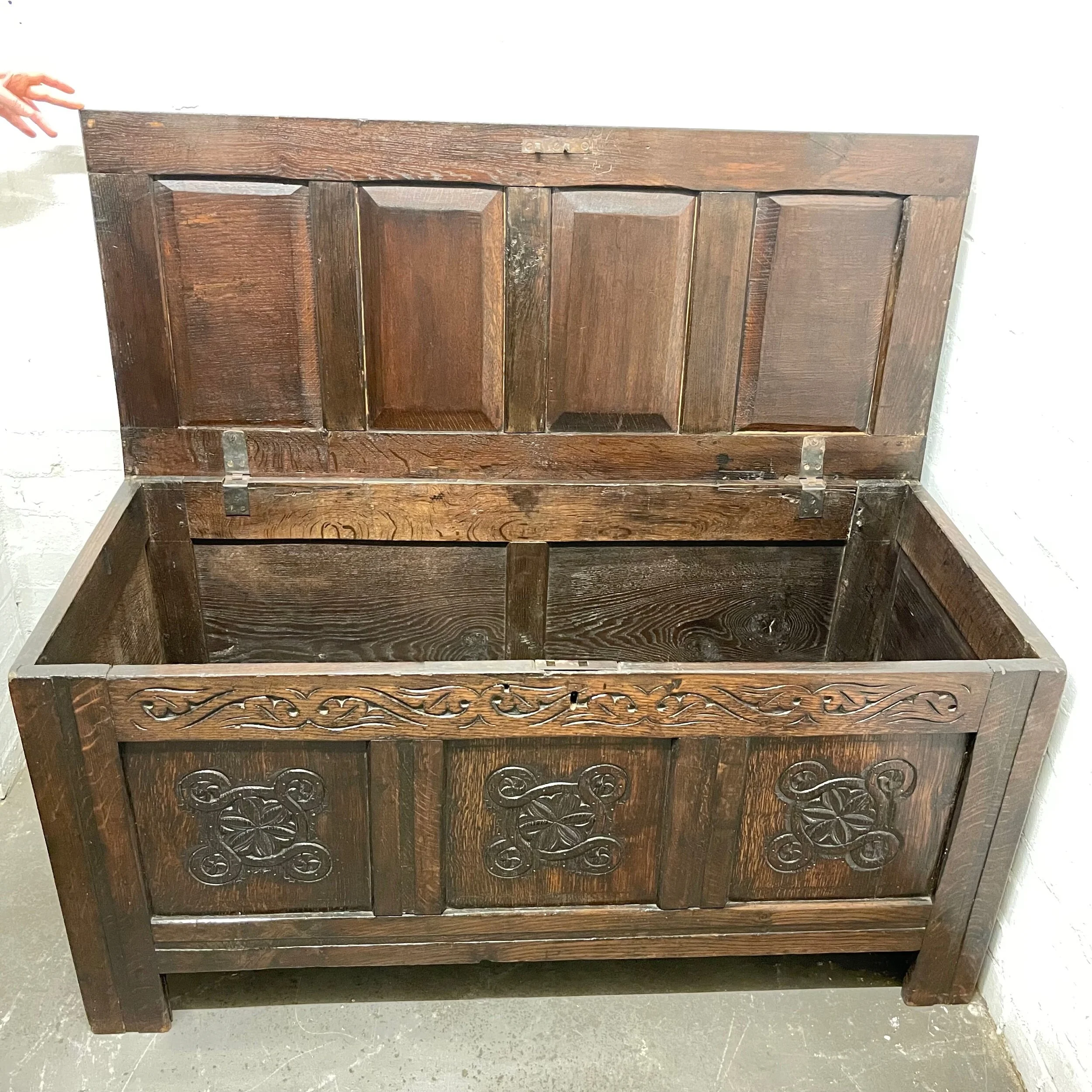 903E8DA7-FBA3-4EE1-95F7-031AC825575A