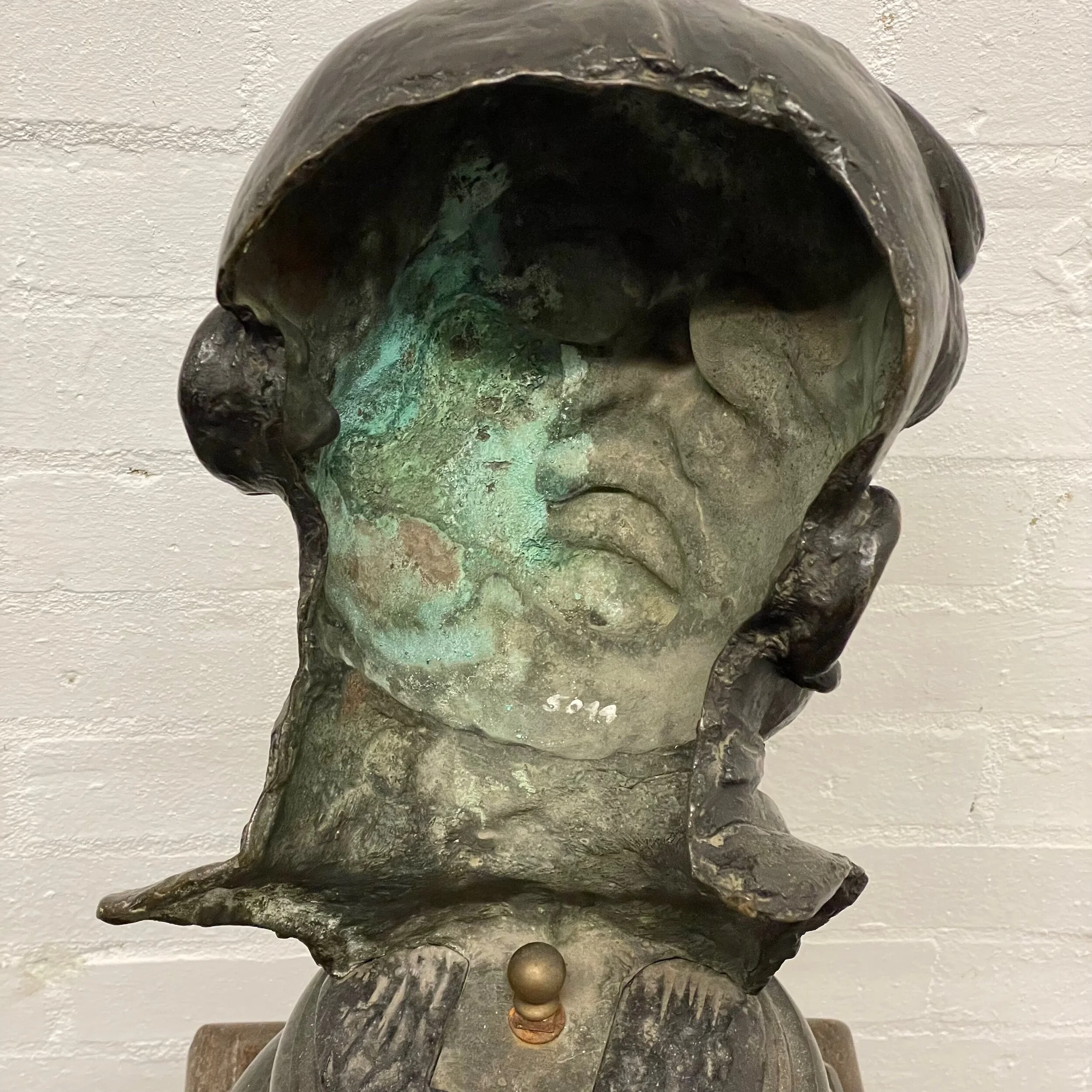 BFD5D5C9-944C-4E52-94D9-EB9BC914CA6A