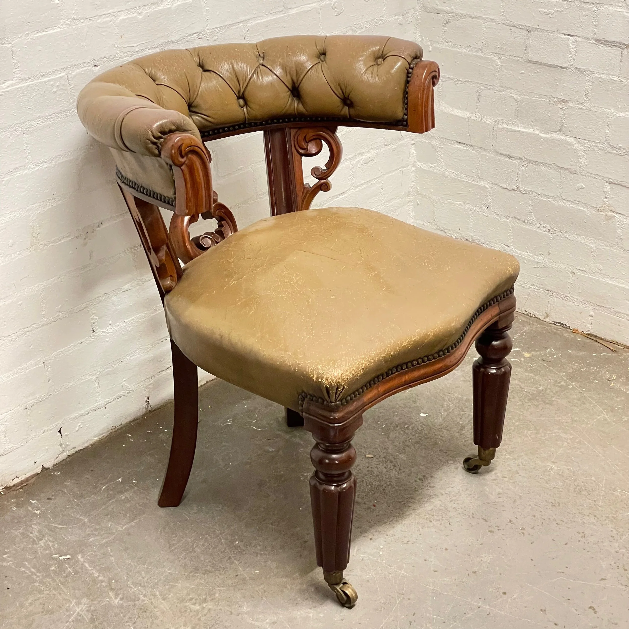 27C22BD5-1E2E-4DCC-98C9-FF8F1D520926