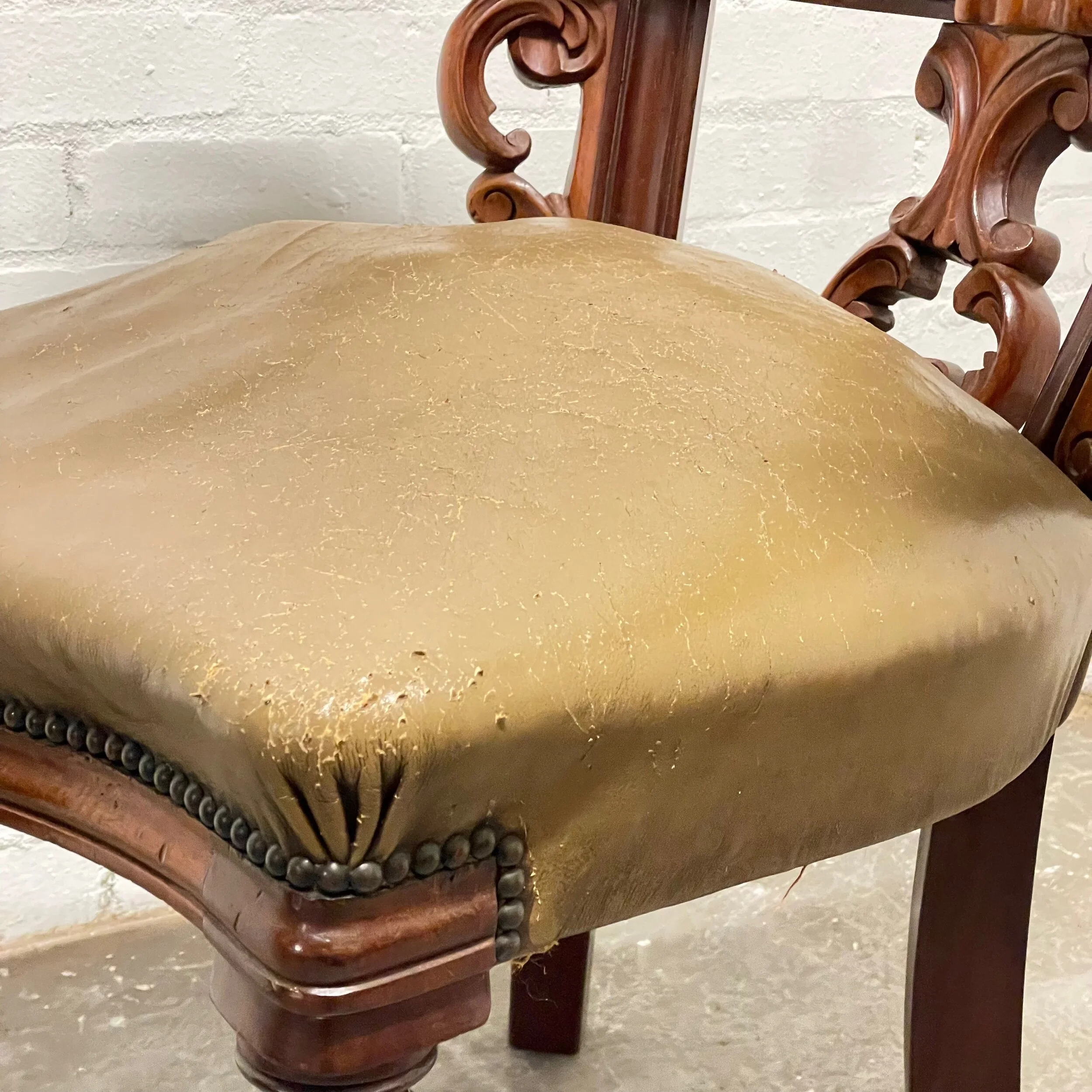 AE7DDC78-0A2D-4A6B-BA64-22A83E5D36C4