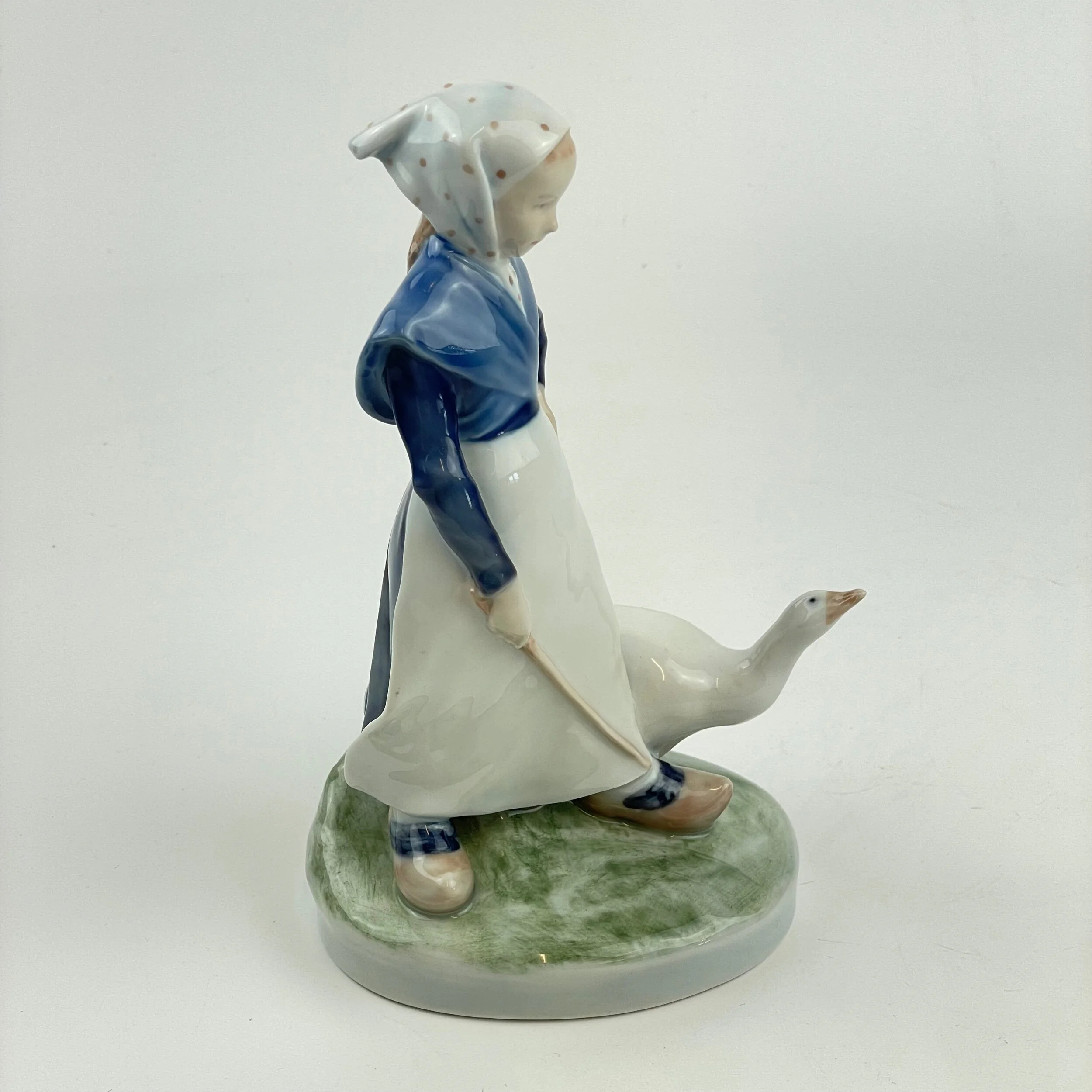 6588C449-57F3-4D79-90D4-F33D10B5F22B