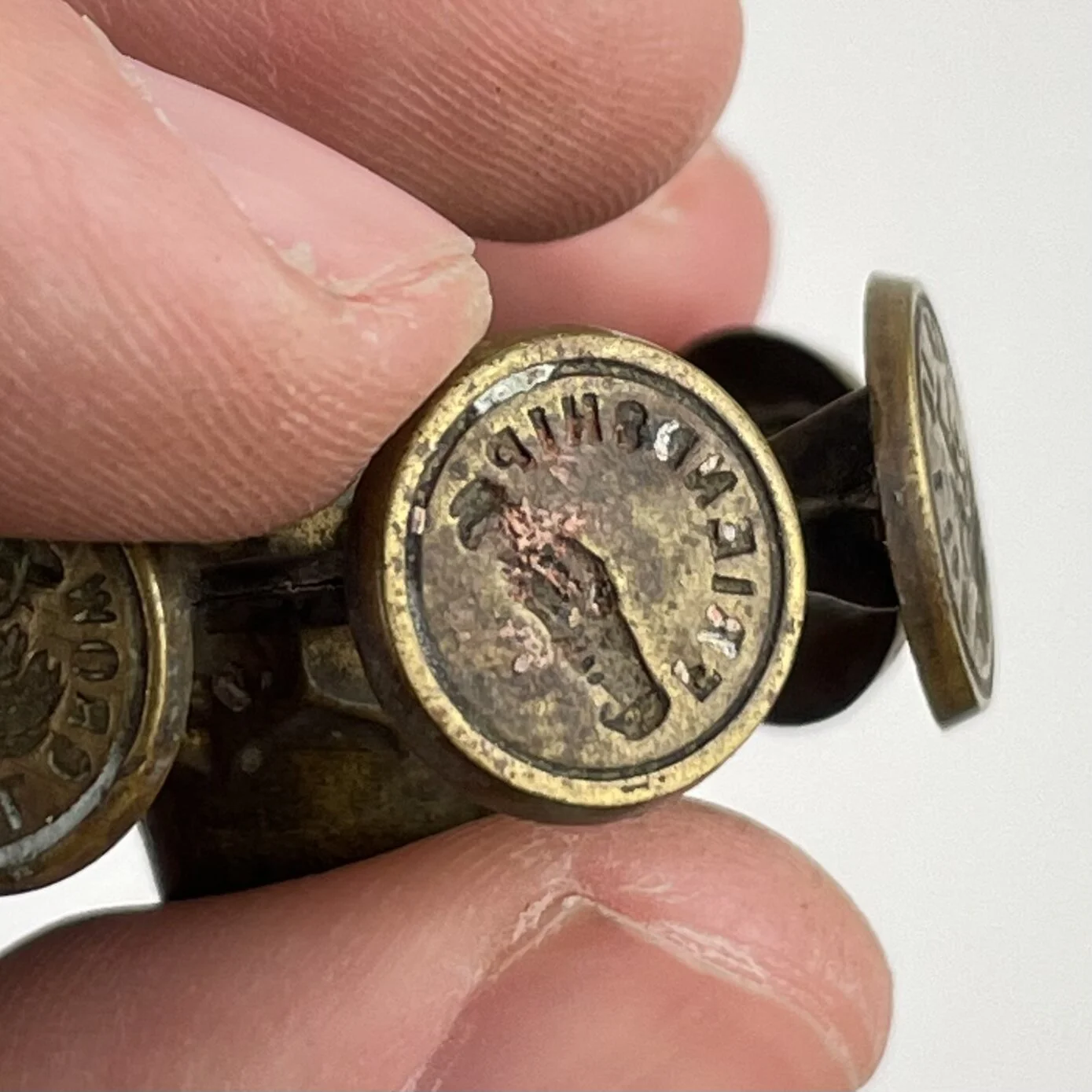 FEB7A5ED-689D-488A-852C-1DA020D8AF8B