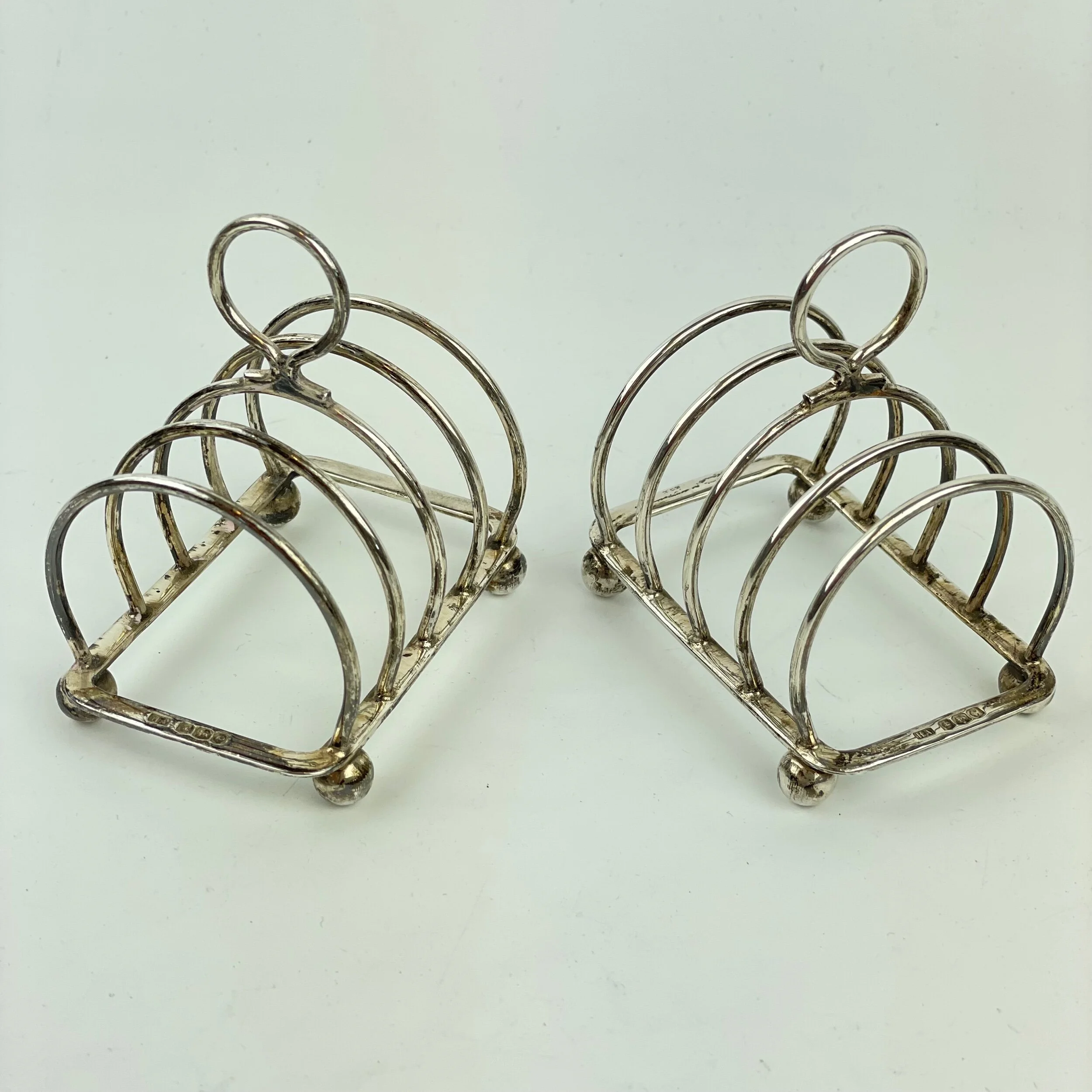 5FCAF1F6-D91F-405F-883A-49A4709382D6