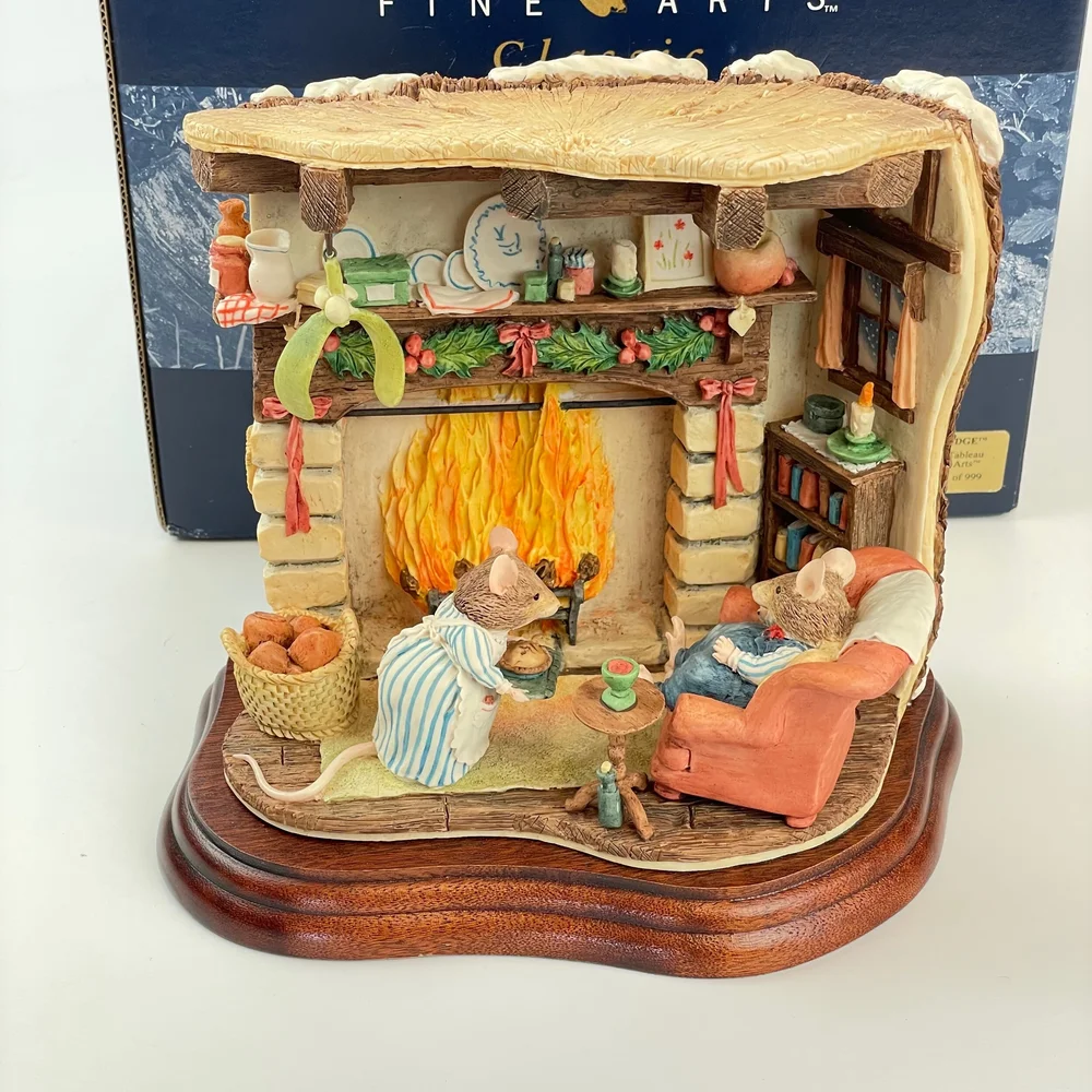 Boxed Border Fine Arts Brambly Hedge Figure Winter Tableau B0554