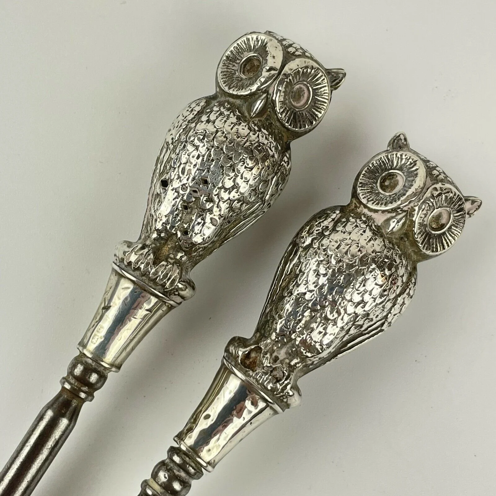 Fine Antique Sterling Silver Mounted Owl Form Shoe Horn & Button Hook Set 21cm