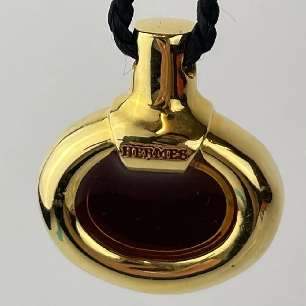 Pendentif Parfum Hermès Vintage - Simili Bouteille En Métal Et Émail