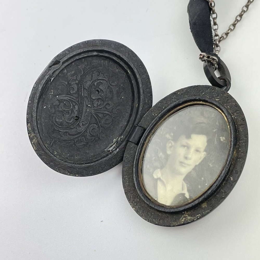 Victorian Mourning Hair Locket Antique 1880s Victorian 9-12k Gold