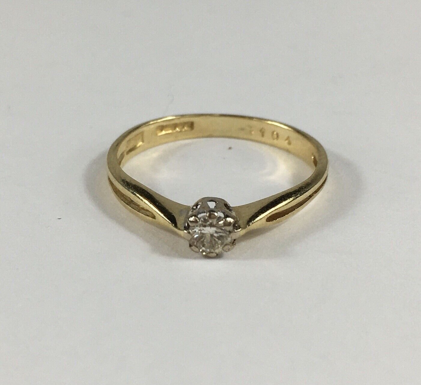 9ct Yellow Gold Single Diamond Ring Size J 1/2 1.6g
