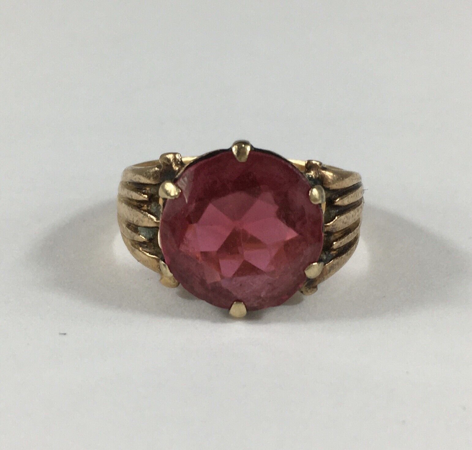 9ct Yellow Gold Synthetic Ruby (Feels Lose) Size J 4.6g London