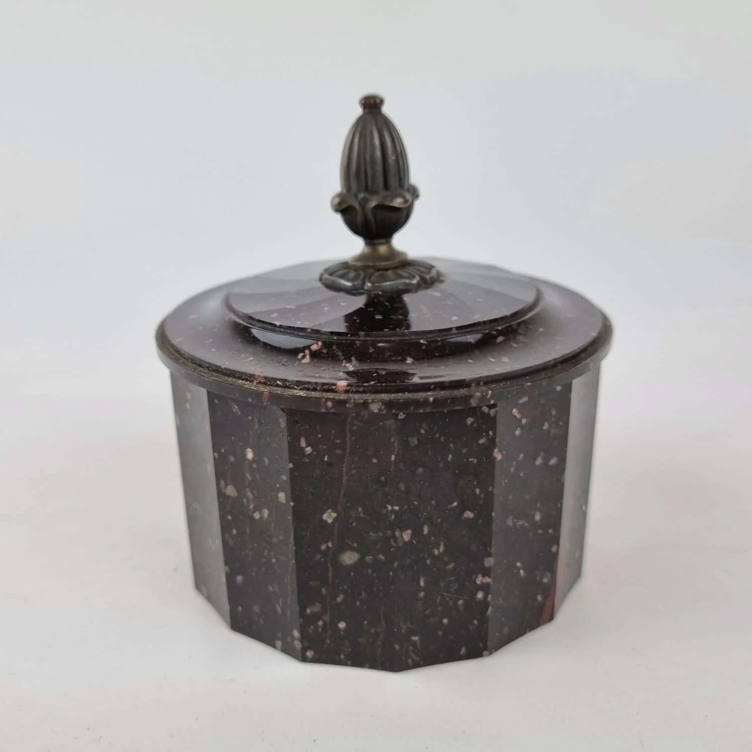 77BDEAC6-107E-4394-A157-0C7DF389B9B2