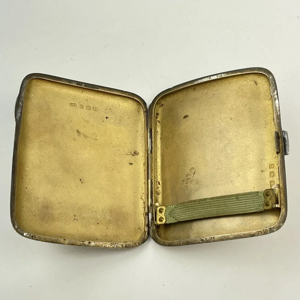 vivienne westwood cigarette Vivienne Westwood metallic mirror ORB Monogram engraved cigarette case – morningirls 香港最齊Vivienne Westwood&A.P.C. 實體選物店 vivienne westwood cigarette Vivienne Westwood metallic mirror ORB Monogram engraved cigarette case – morningirls 香港最齊Vivienne Westwood&A.P.C. 實體選物店
