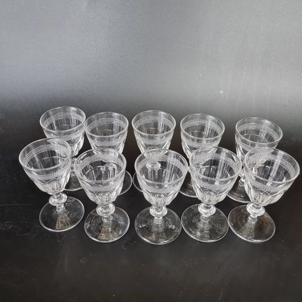 compostable wine glasses Restaurantware Drinking Cups 1000 Count 12 Ounce Black PLA Plastic Cups with Rolled Rim, For Cold Beverages U-Shape Design Eco-Conscious On-The-Go Dri
