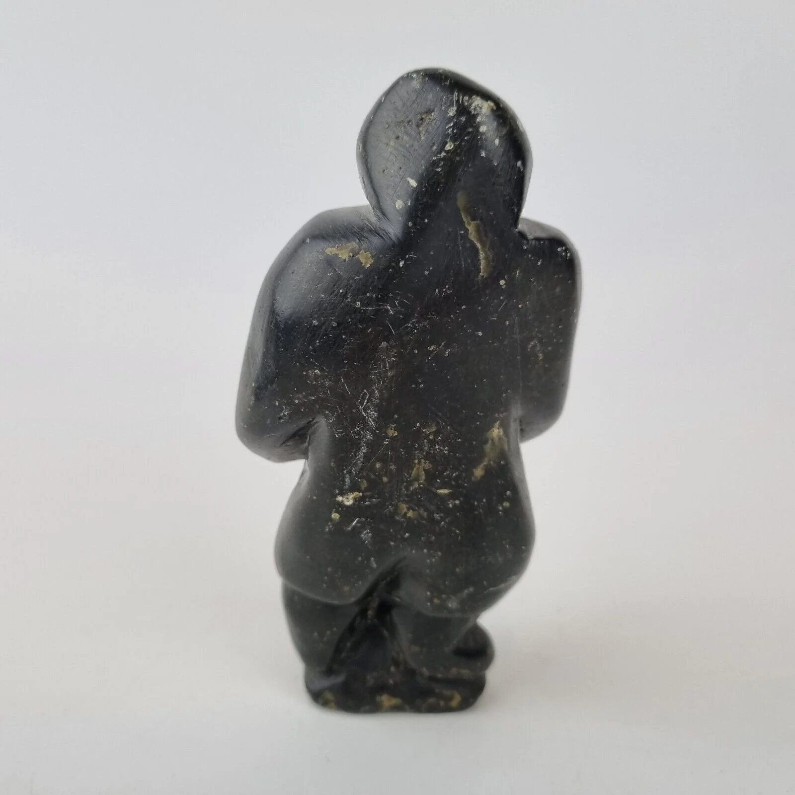 彫刻・オブジェ Inuit stone carving object Inuit Eskimo soapstone carving sculpture HUNTER by Joshua