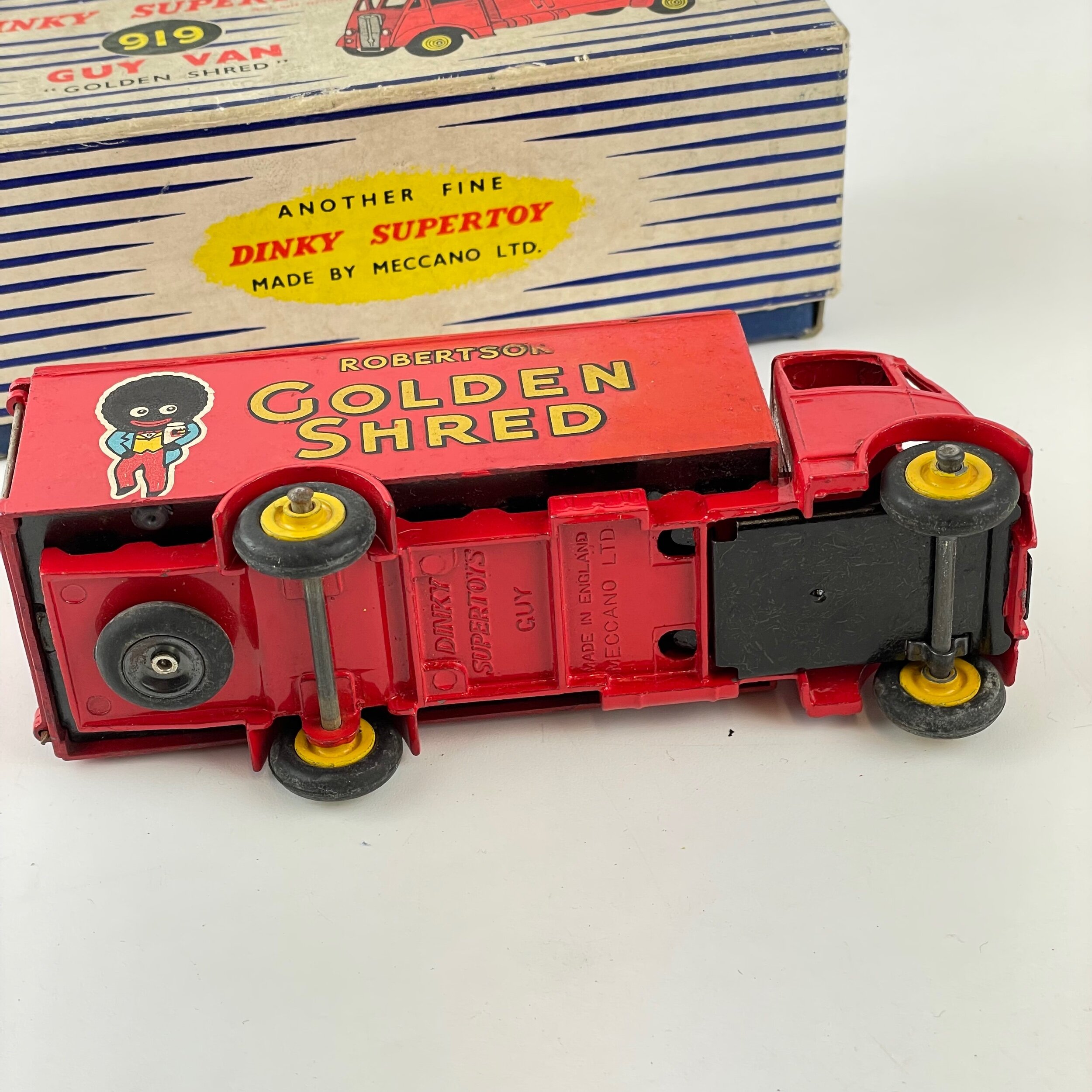 AAAFA6F2-3661-45CA-8F37-3C52CC961F10