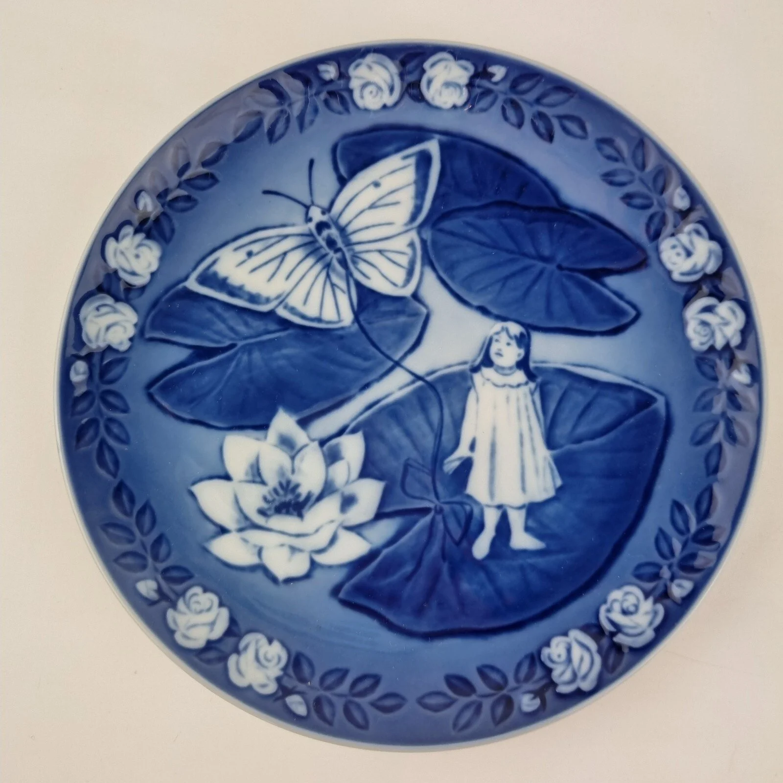 Royal Copenhagen Plate Hans Christian Andersens Fairytale Thumbelina Tommelise