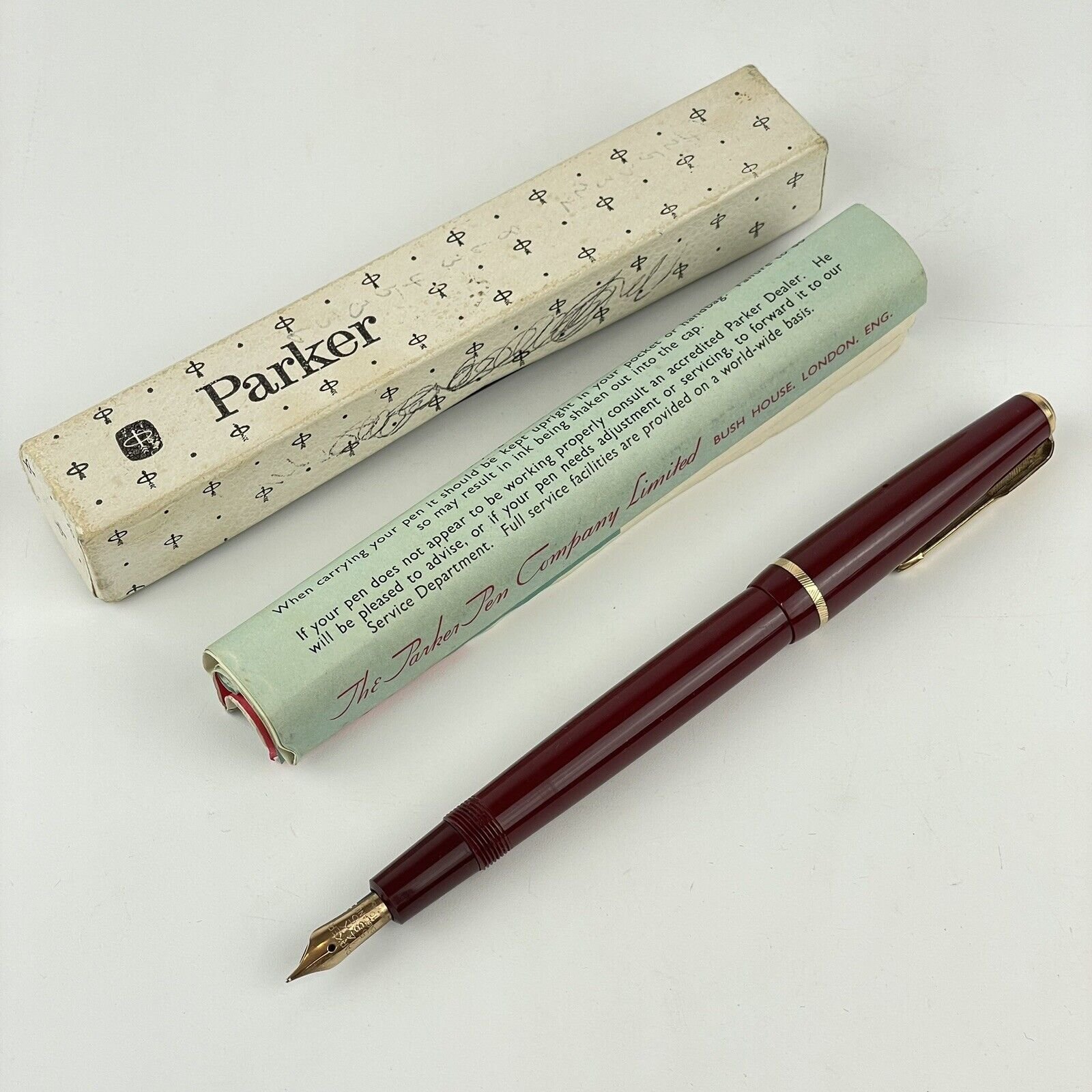Vintage Parker Red Junior Fountain Pen 14K Nib 13.2cm