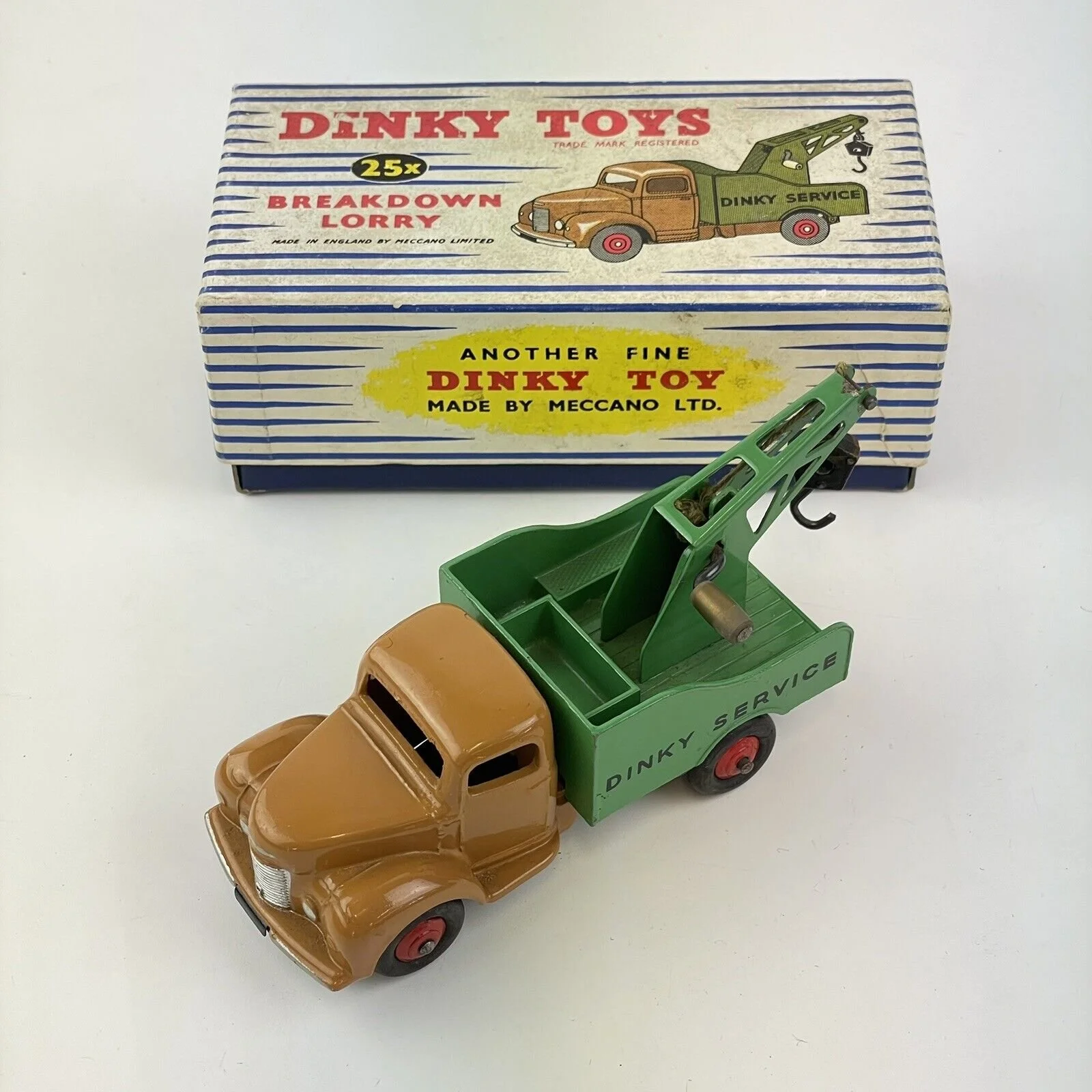 Vintage Boxed Dinky Toys Supertoys No. 25x Breakdown Lorry