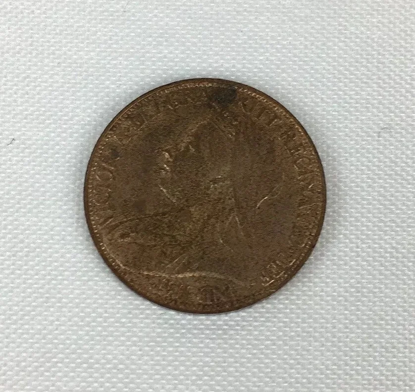 Queen Victoria 1895 Farthing Coin Good Lustre