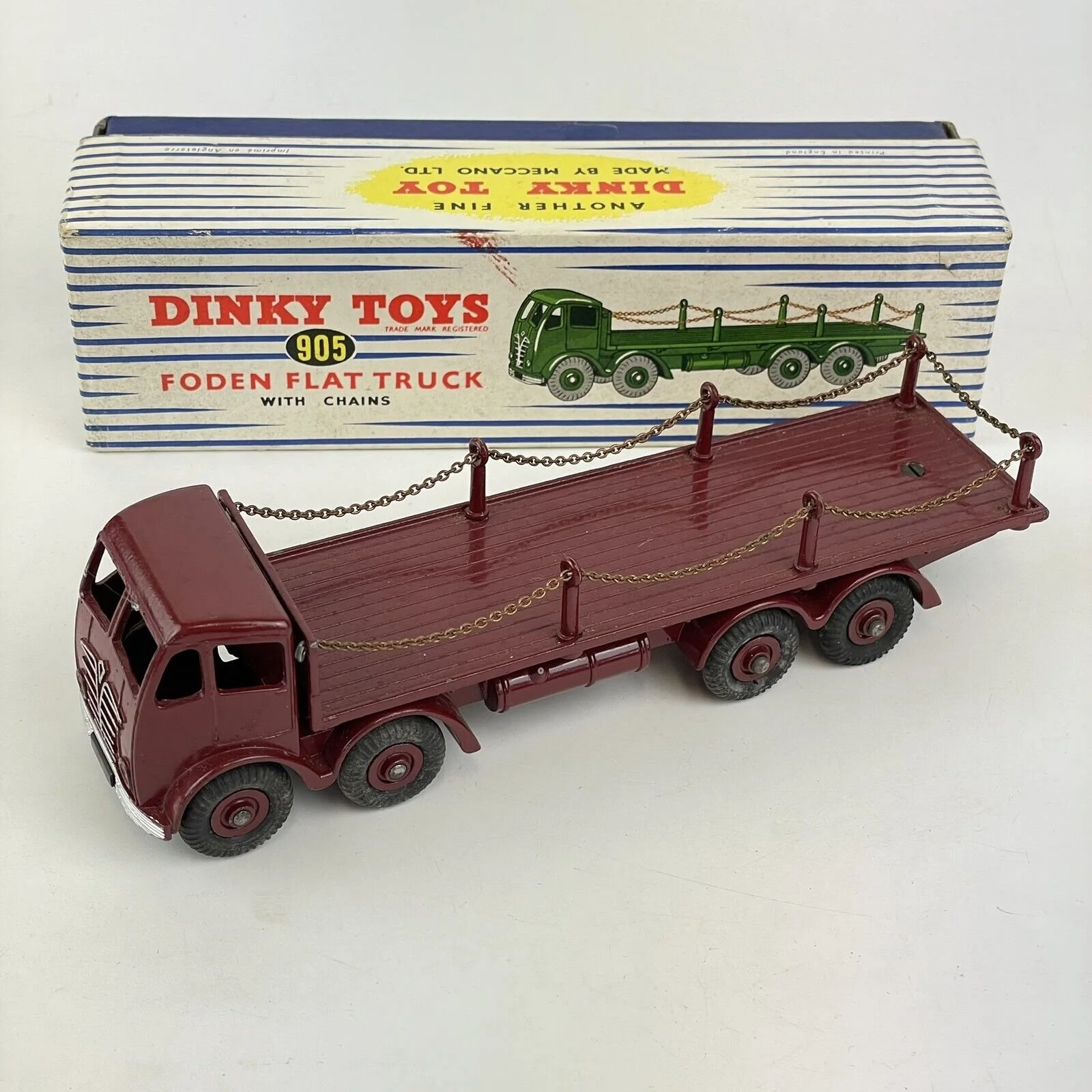 Vintage Boxed Dinky Toys Foden Flat Truck With Chains Red No. 905