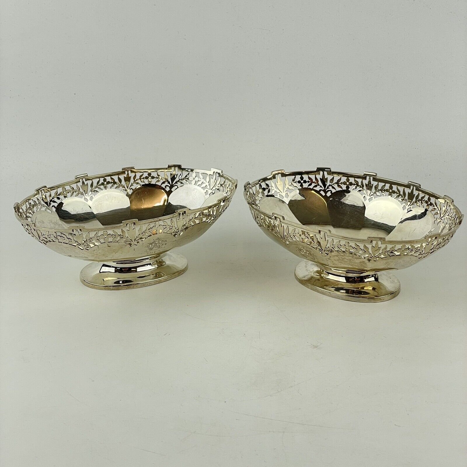 Pair Of Antique Solid Silver Pierced Bowl Fenton, Russell & Co Ltd 1913 14.2cm