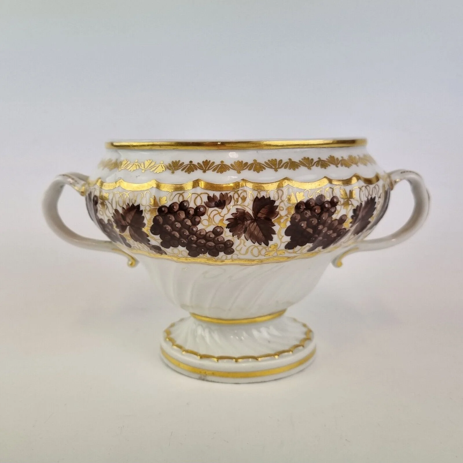 Antique 19thC Worcester Flight Barr Pedestal Bowl Painted With Vining Fruit